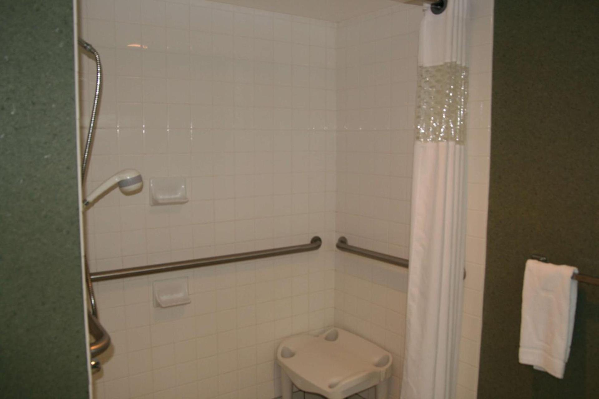 Hampton Inn - Hillsville photo 33