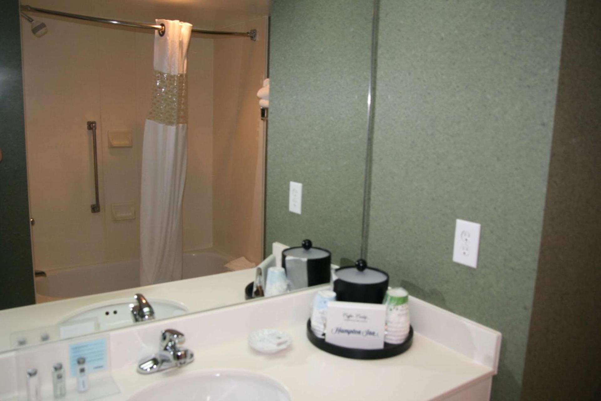 Hampton Inn - Hillsville photo 38