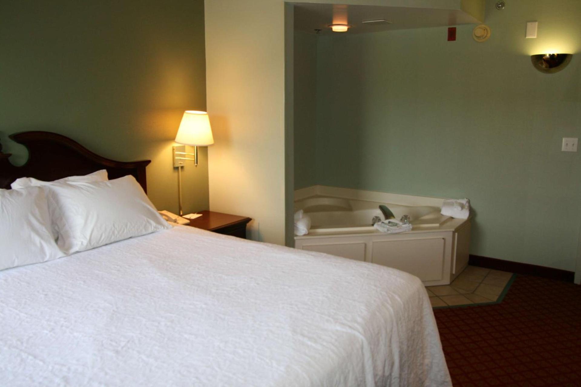 Hampton Inn - Hillsville photo 40