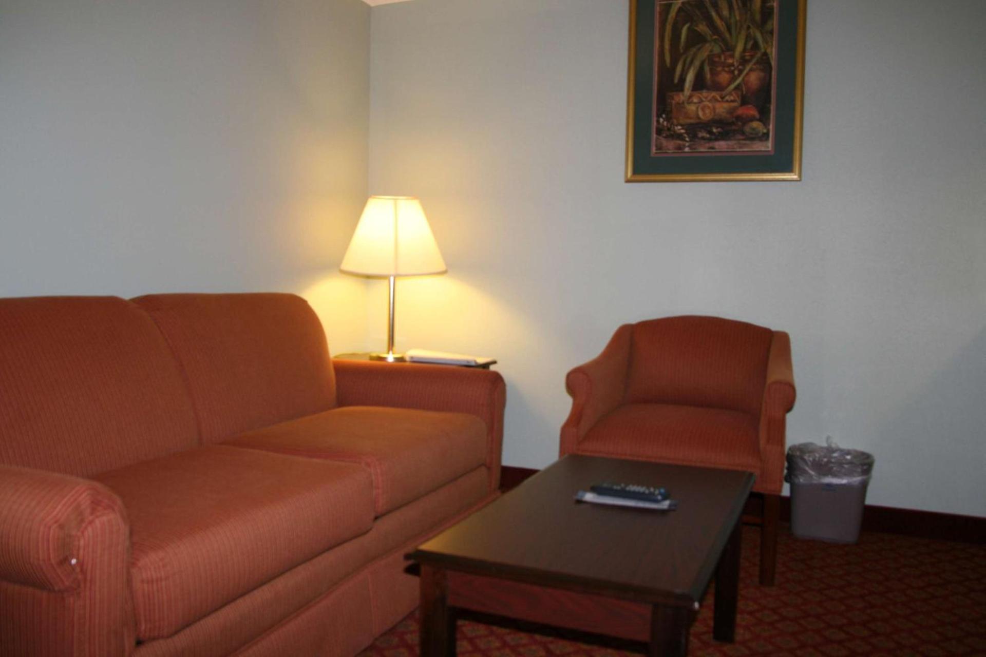 Hampton Inn - Hillsville photo 41