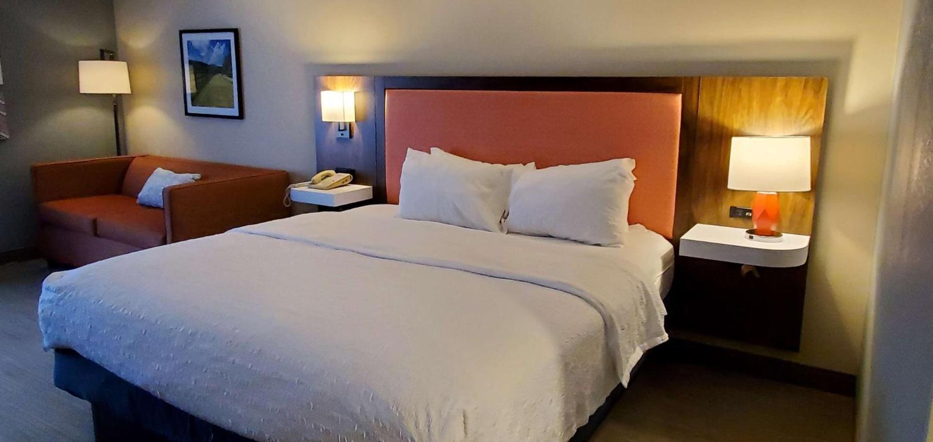 Hampton Inn - Hillsville photo 44