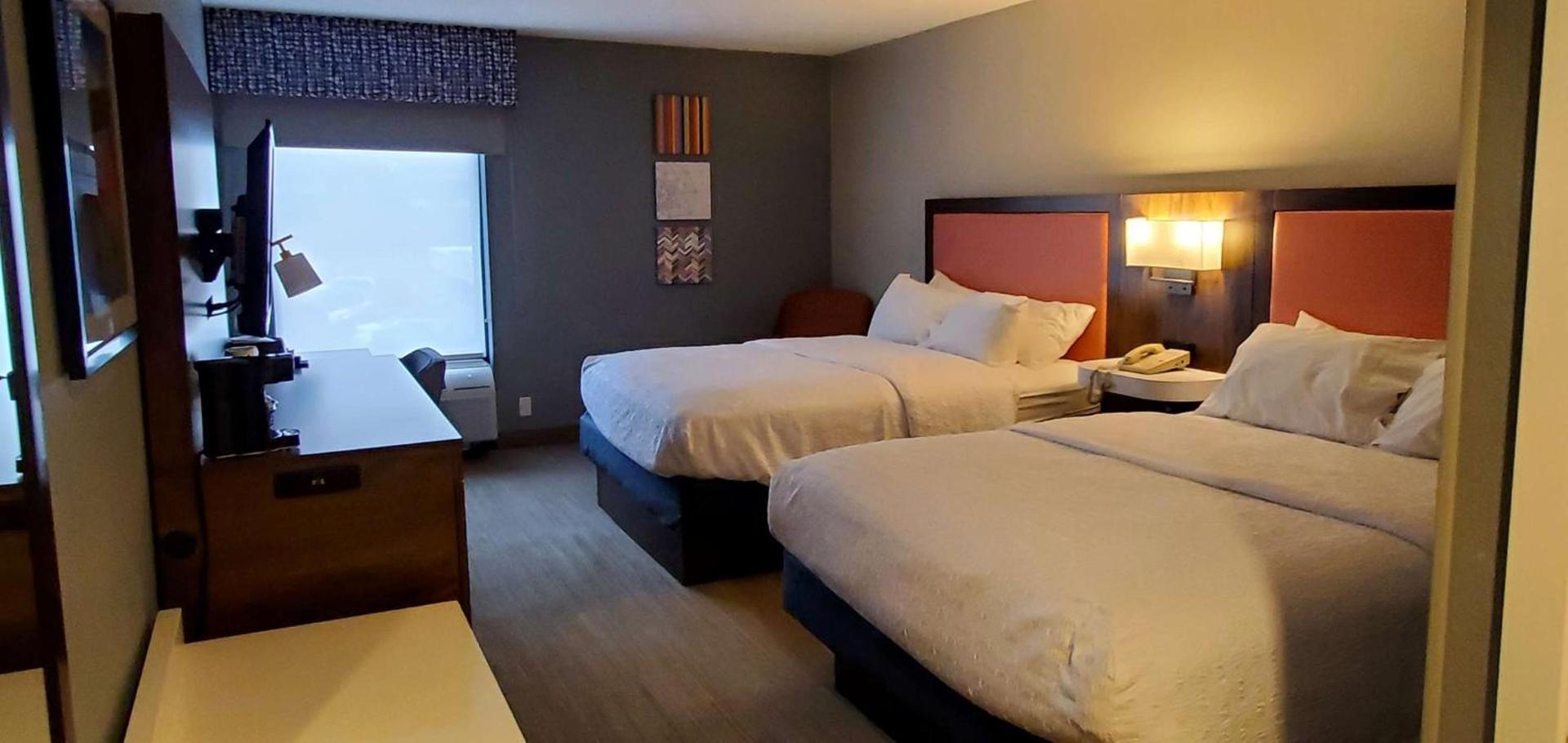 Hampton Inn - Hillsville photo 49