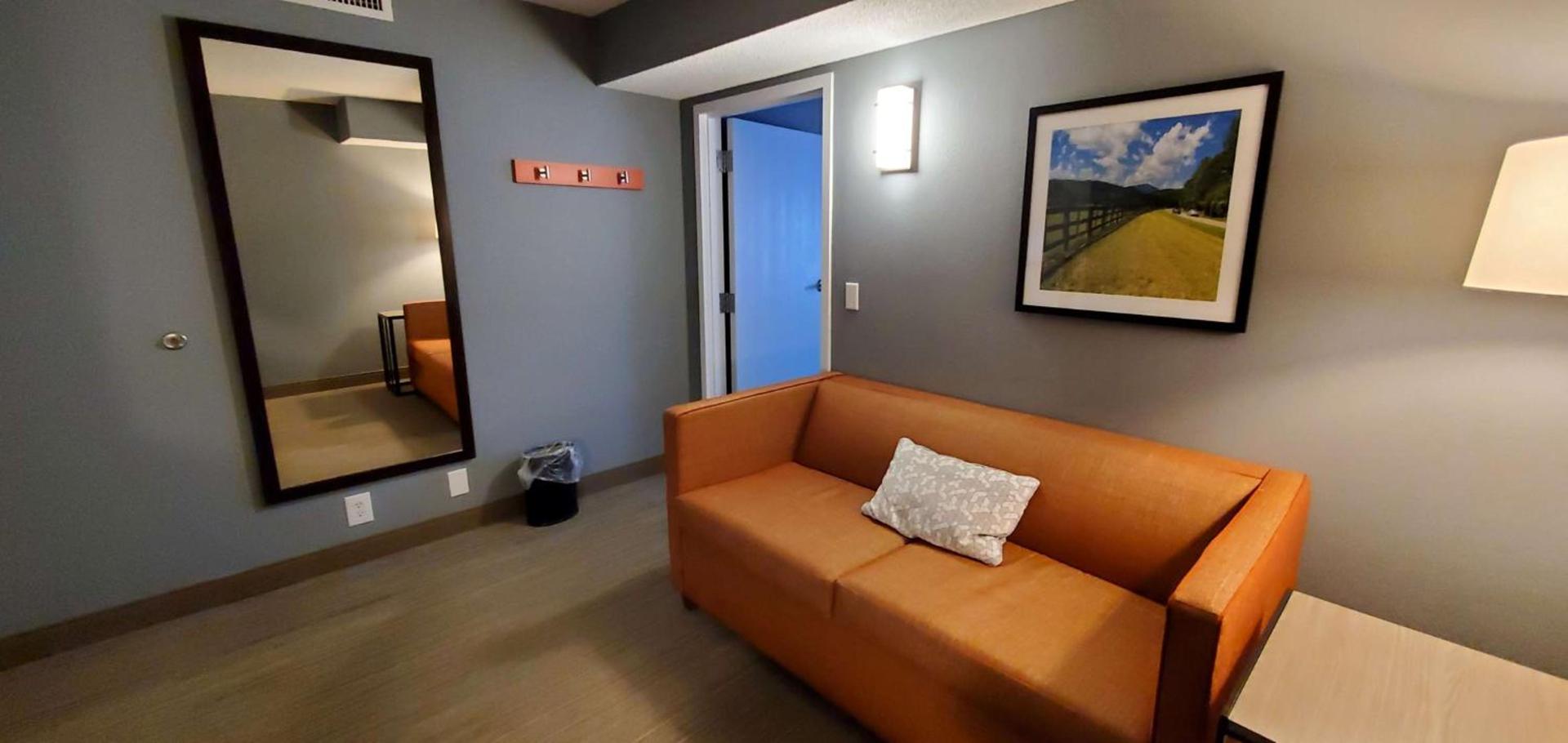 Hampton Inn - Hillsville photo 48