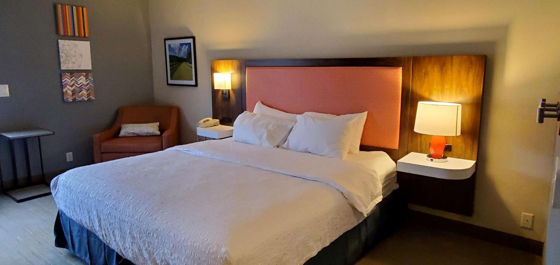 Hampton Inn - Hillsville photo 52