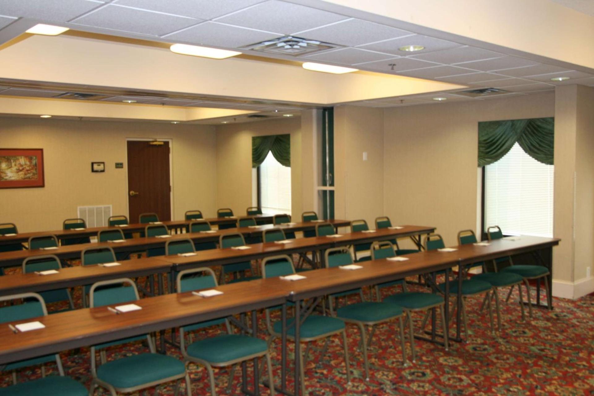 Hampton Inn - Hillsville photo 75