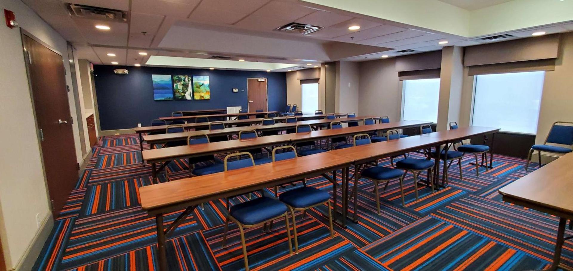 Hampton Inn - Hillsville photo 69