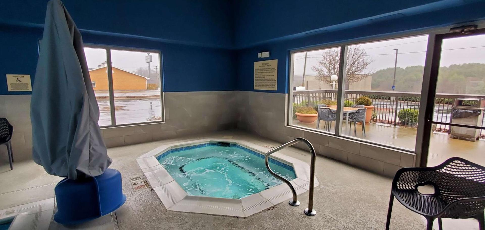 Hampton Inn - Hillsville photo 72