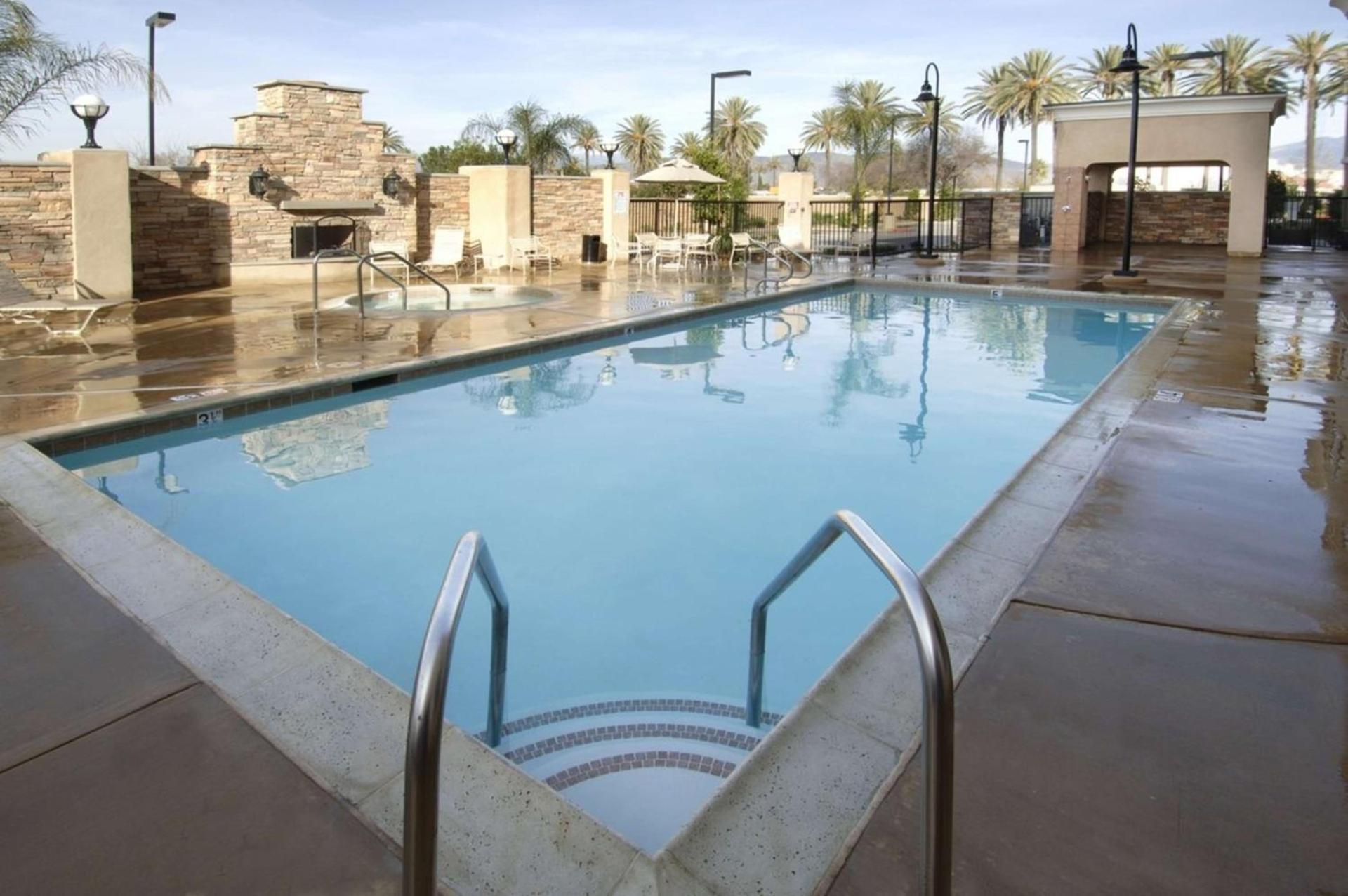 Hampton Inn & Suites by Hilton Hemet Menifee Murrieta photo 9