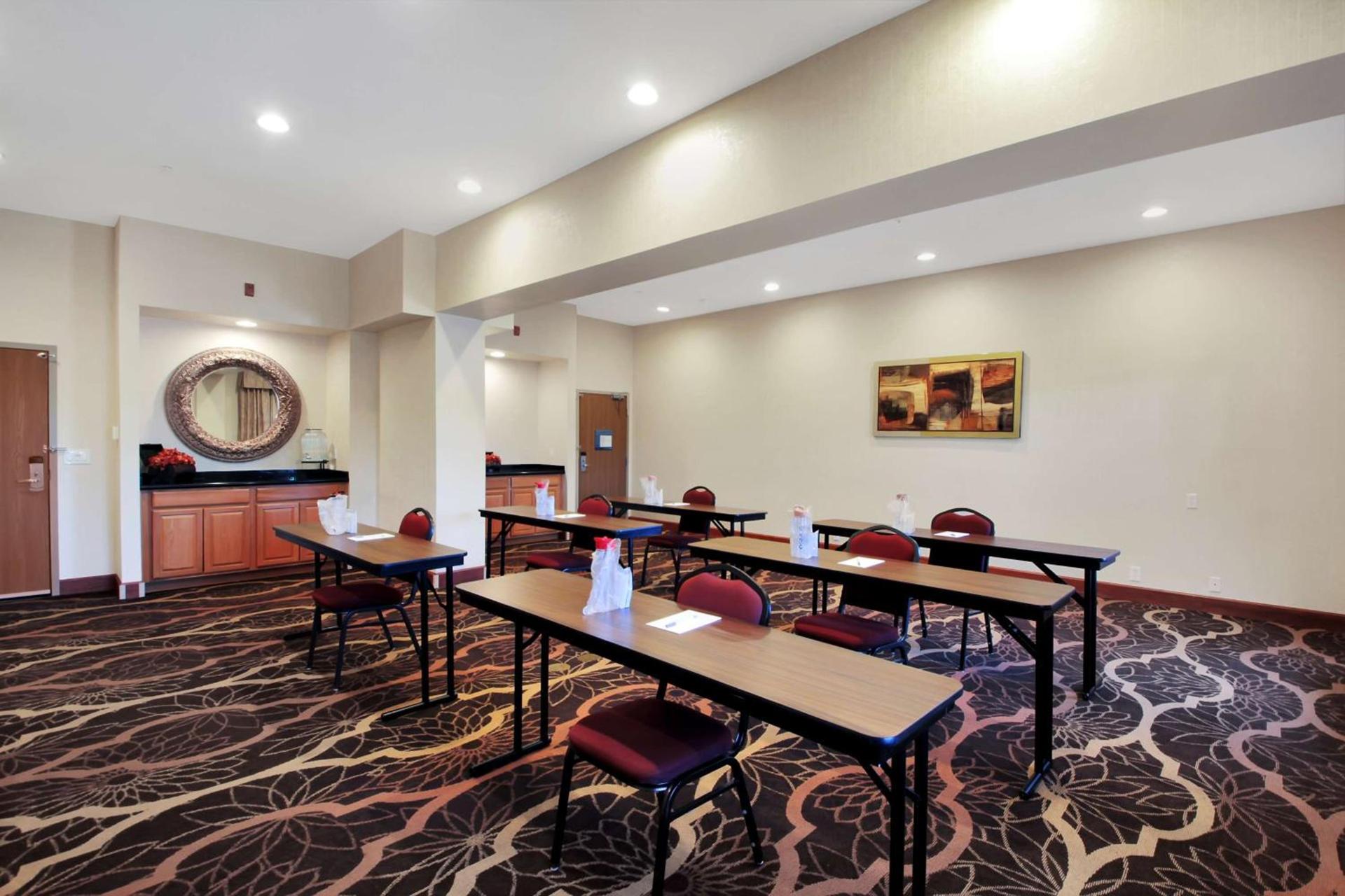 Hampton Inn & Suites by Hilton Hemet Menifee Murrieta photo 25