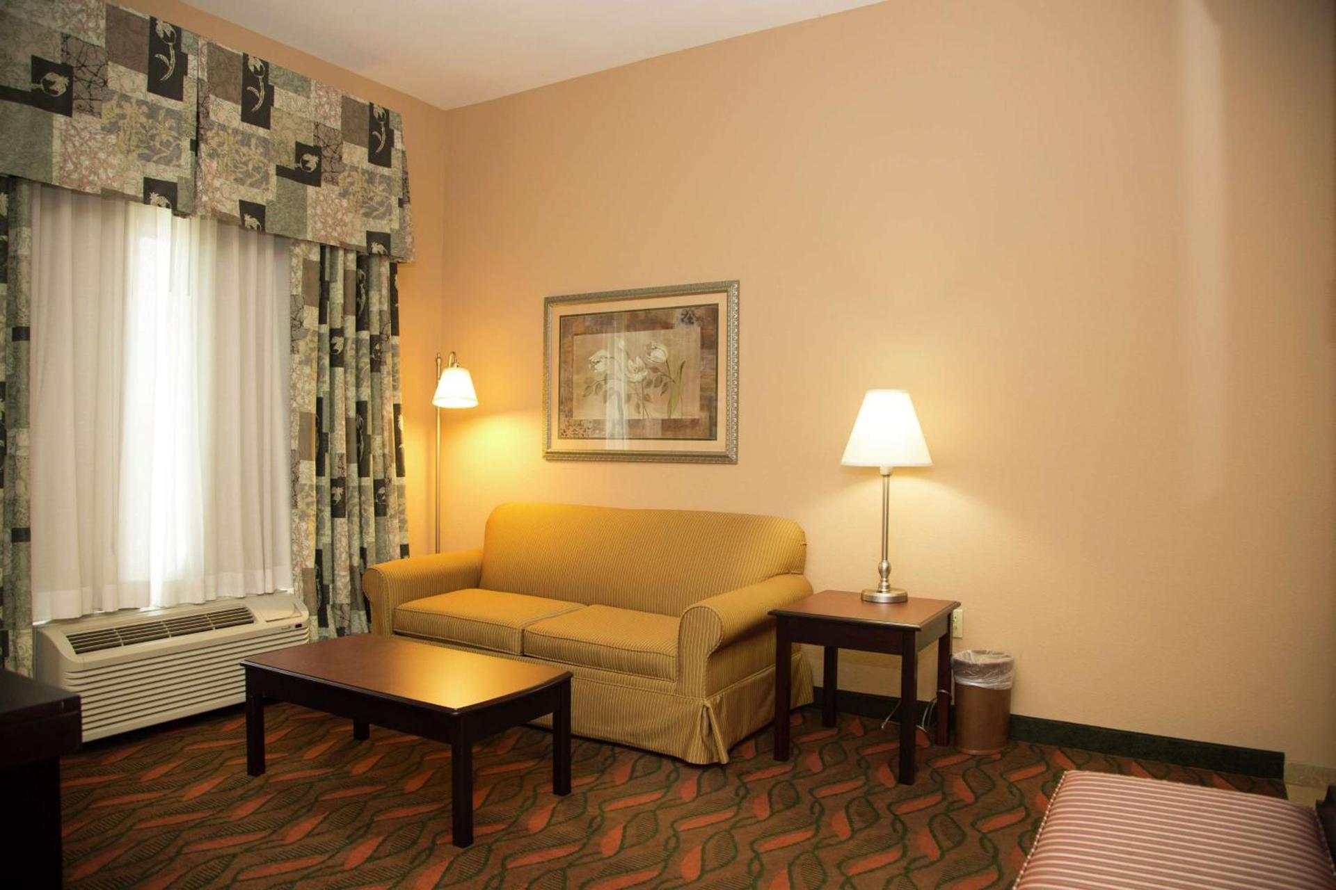 Hampton Inn & Suites Houston Rosenberg photo 20
