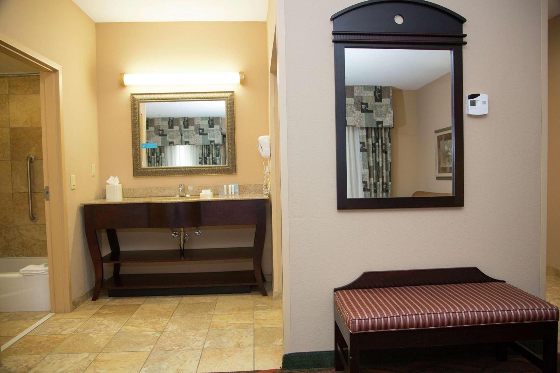 Hampton Inn & Suites Houston Rosenberg photo 22