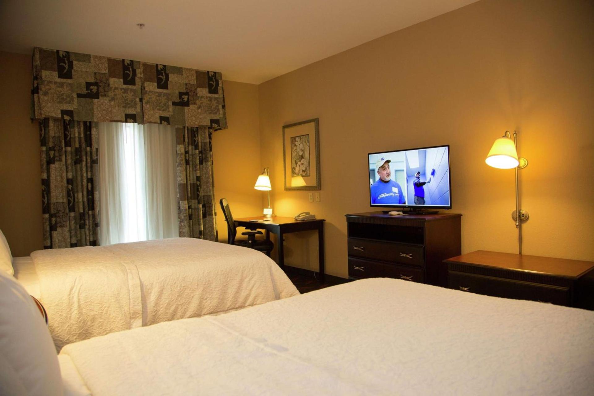 Hampton Inn & Suites Houston Rosenberg photo 35