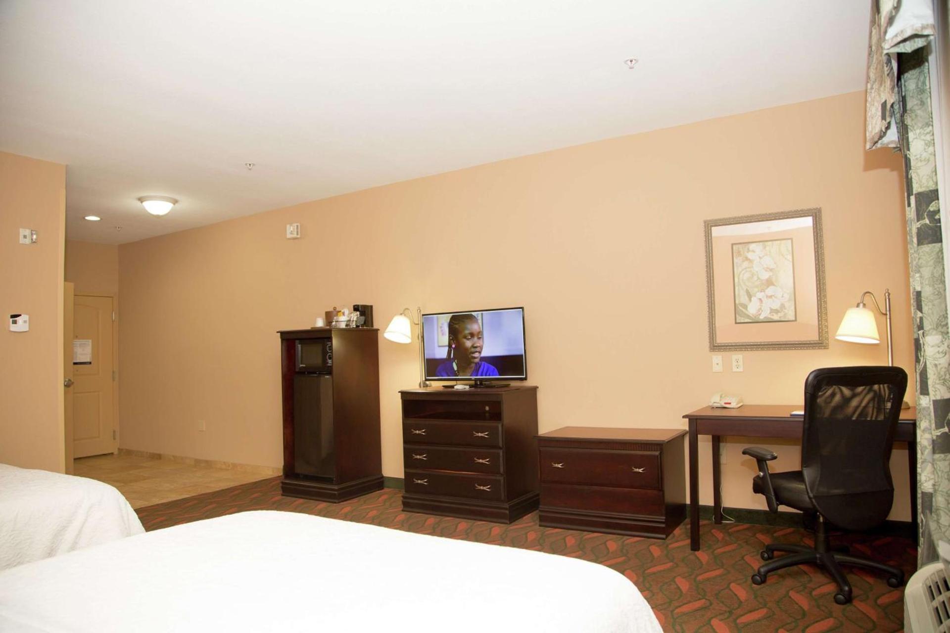 Hampton Inn & Suites Houston Rosenberg photo 36