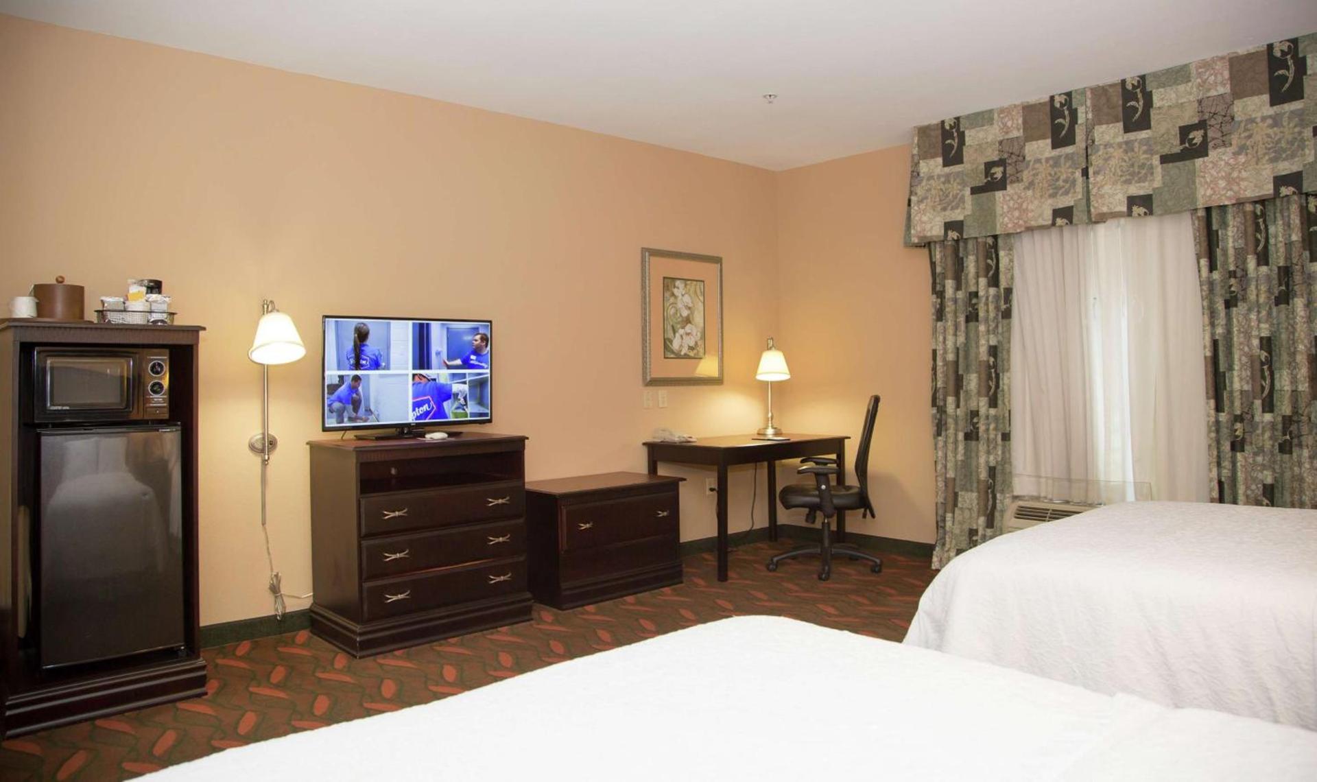 Hampton Inn & Suites Houston Rosenberg photo 41