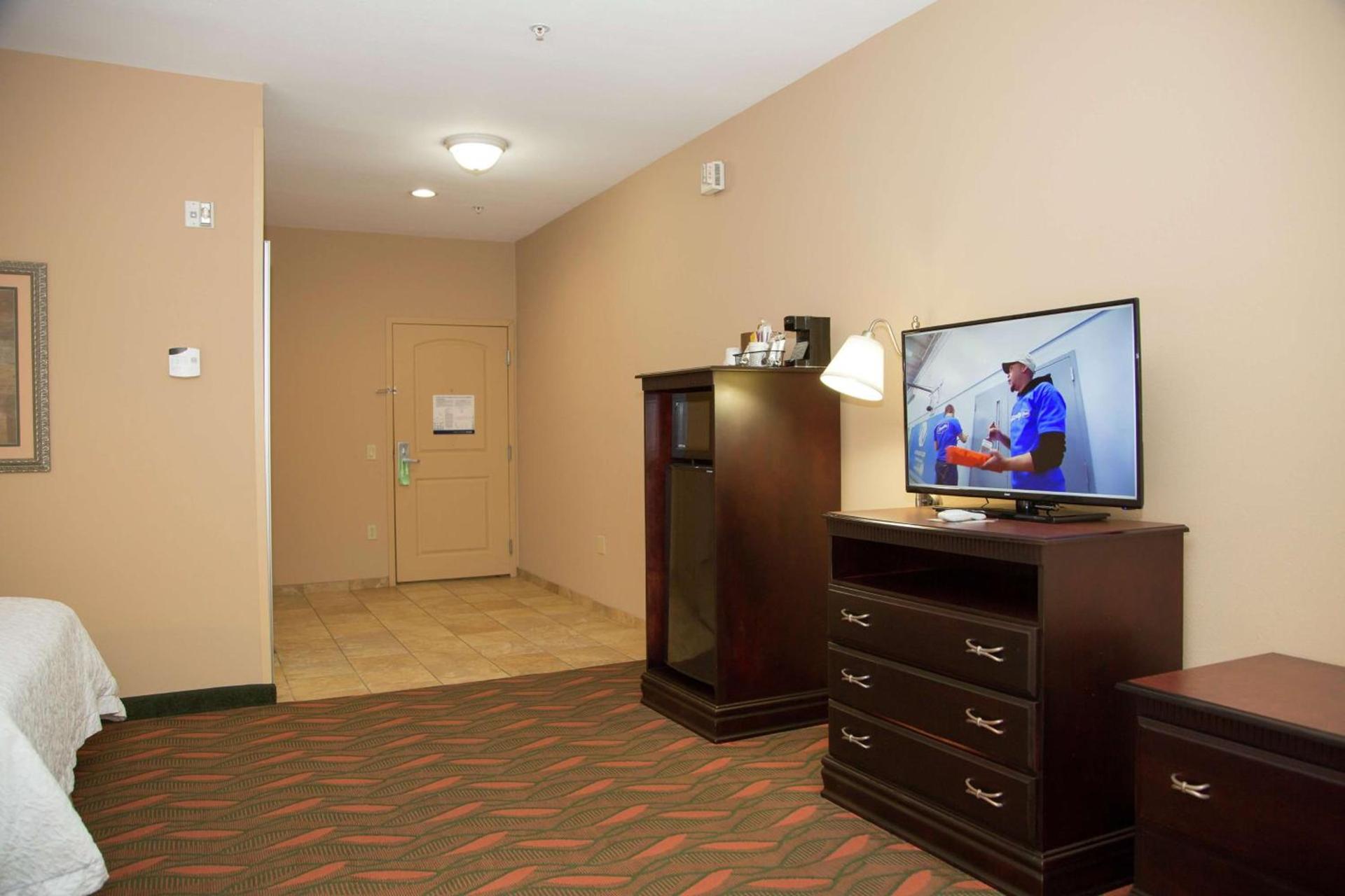 Hampton Inn & Suites Houston Rosenberg photo 47