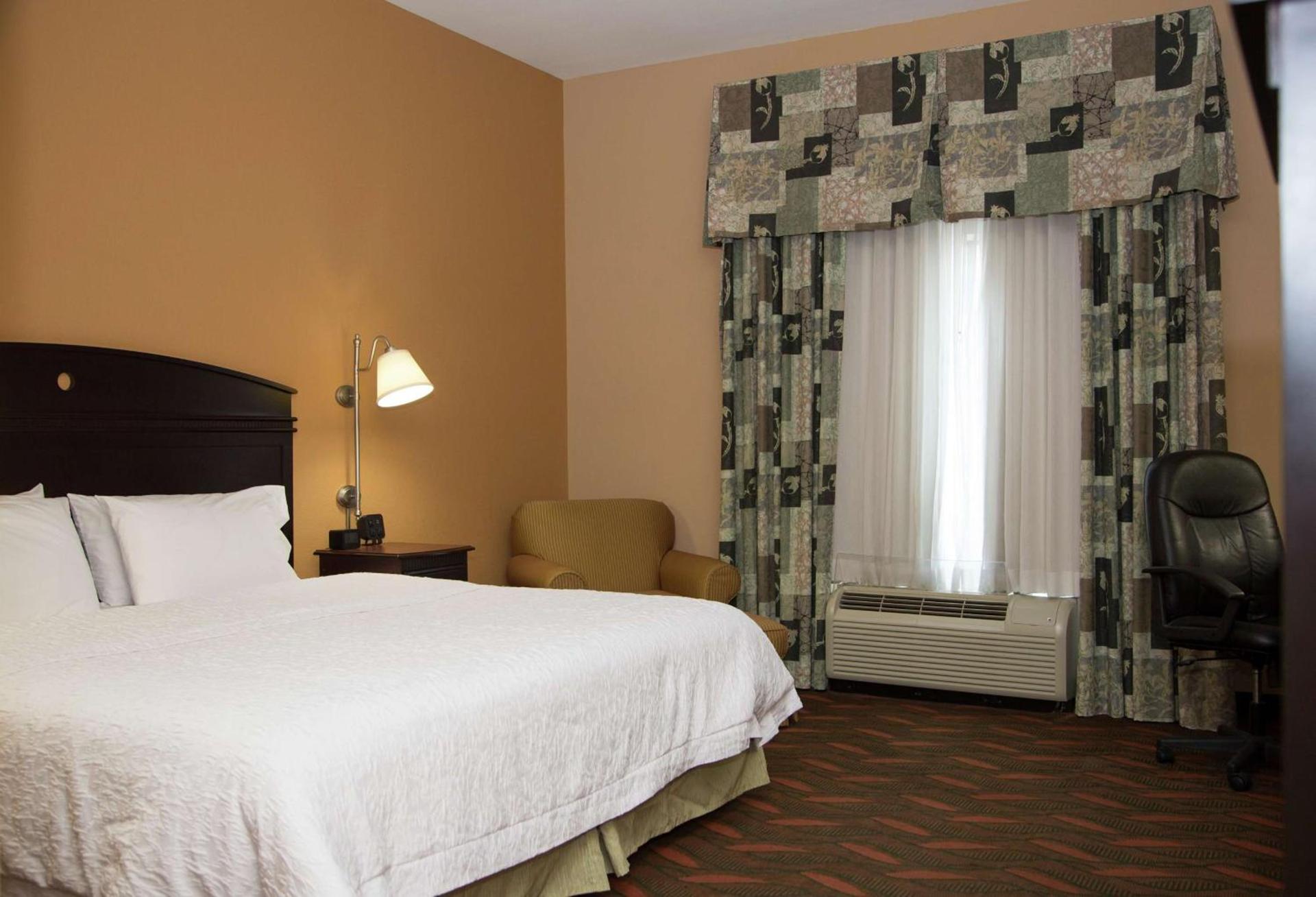 Hampton Inn & Suites Houston Rosenberg photo 51