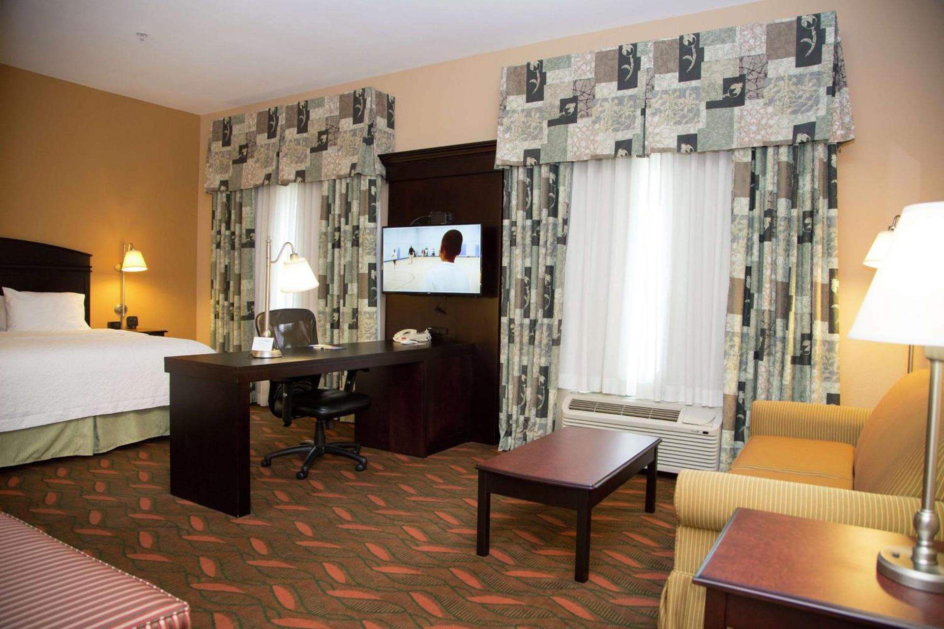 Hampton Inn & Suites Houston Rosenberg photo 53