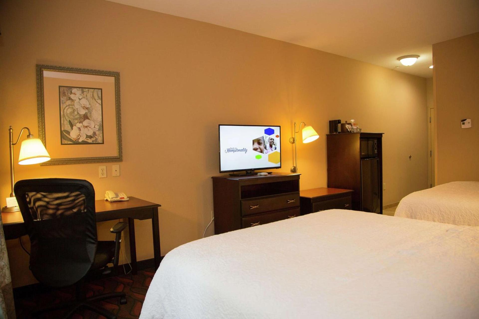 Hampton Inn & Suites Houston Rosenberg photo 54