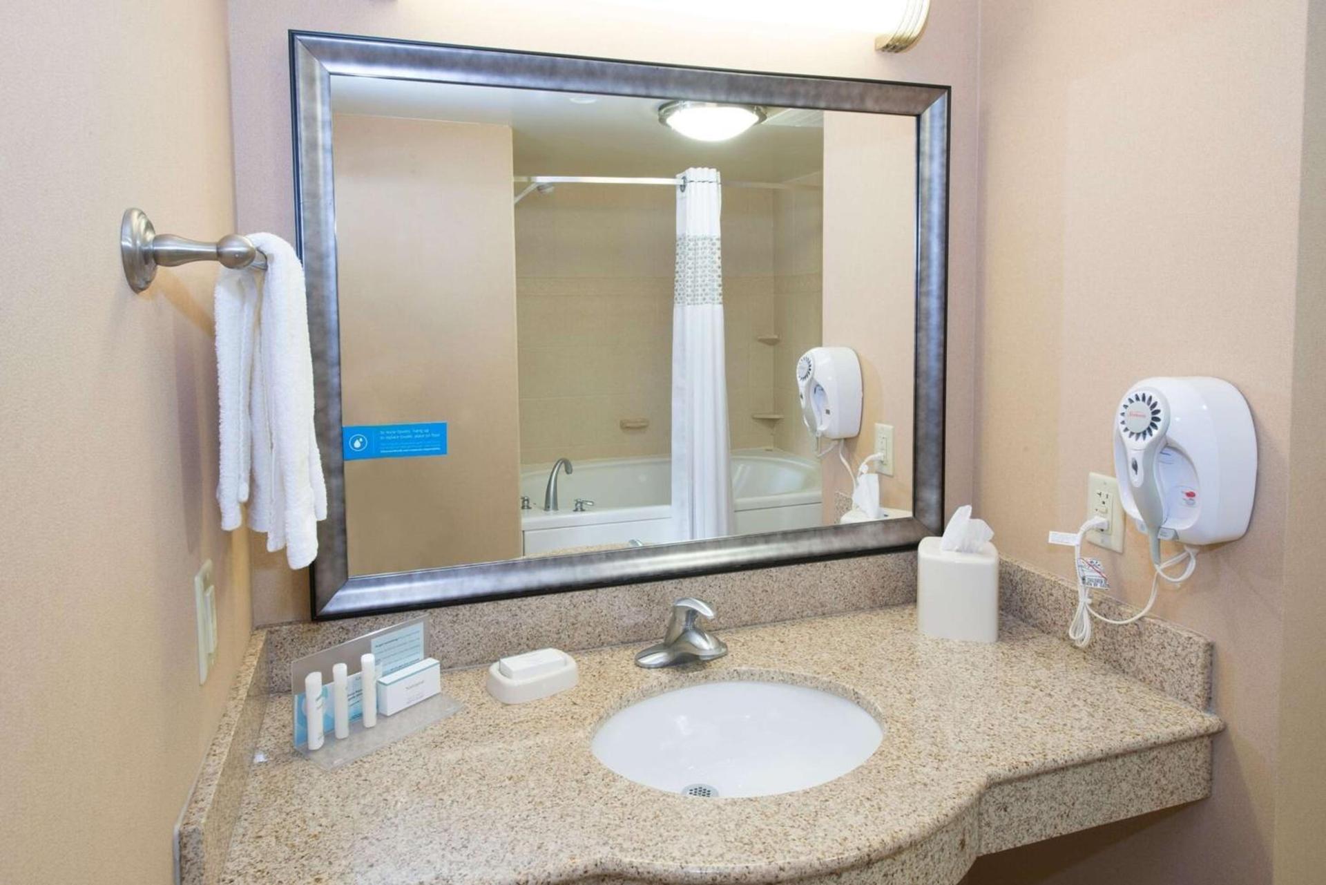 Hampton Inn & Suites Scottsboro photo 25