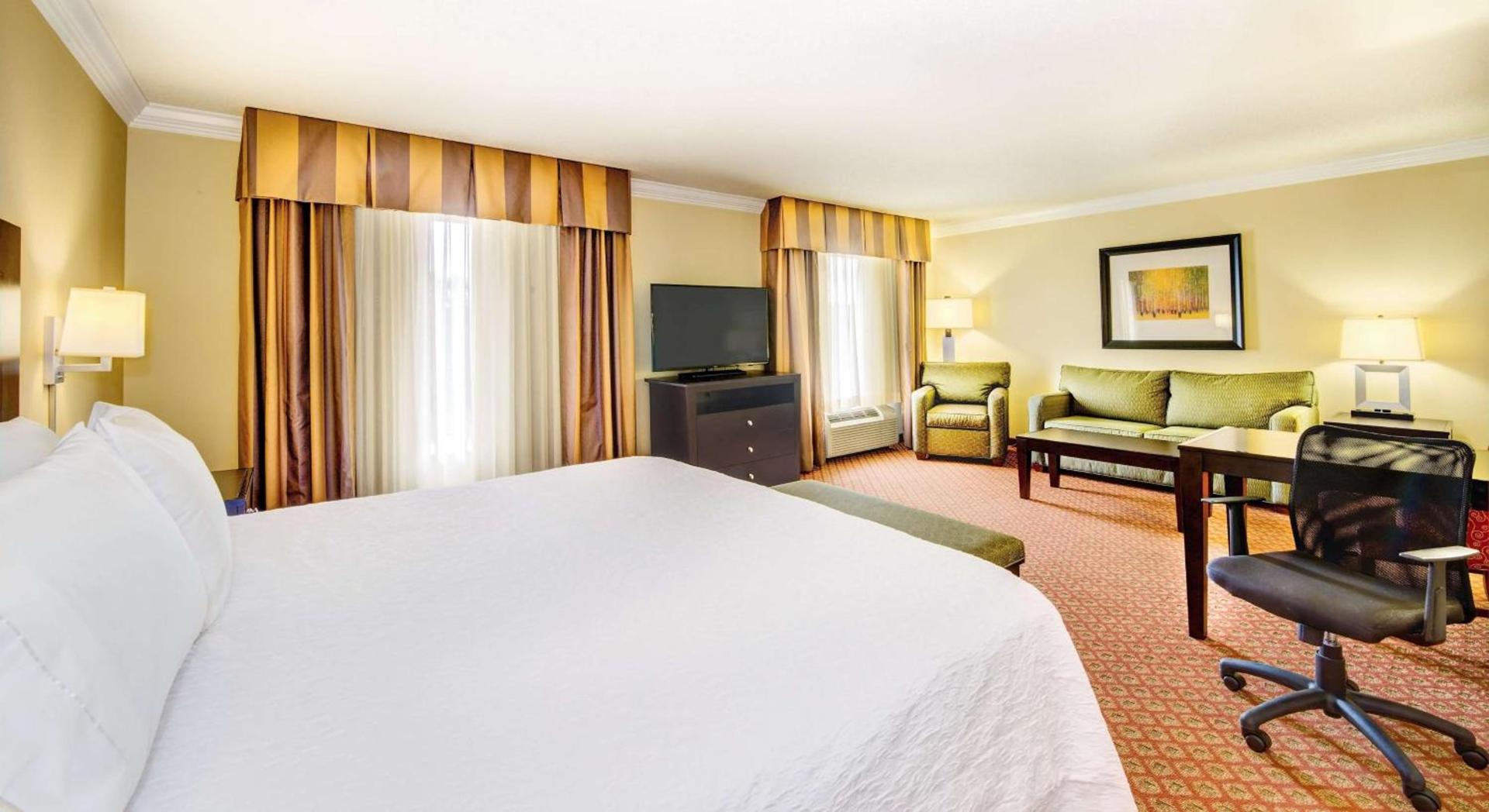 Hampton Inn & Suites Scottsboro photo 23