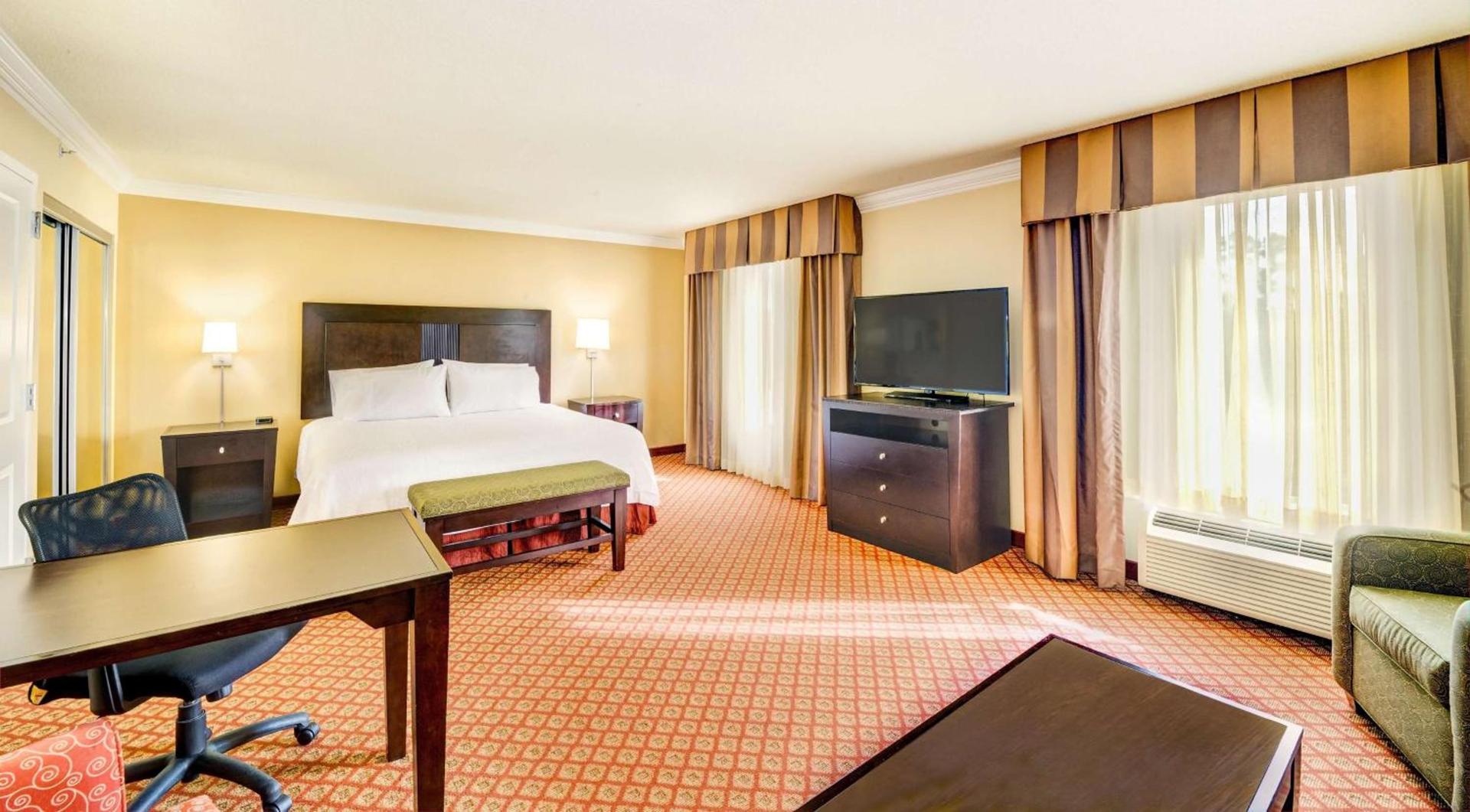 Hampton Inn & Suites Scottsboro photo 24