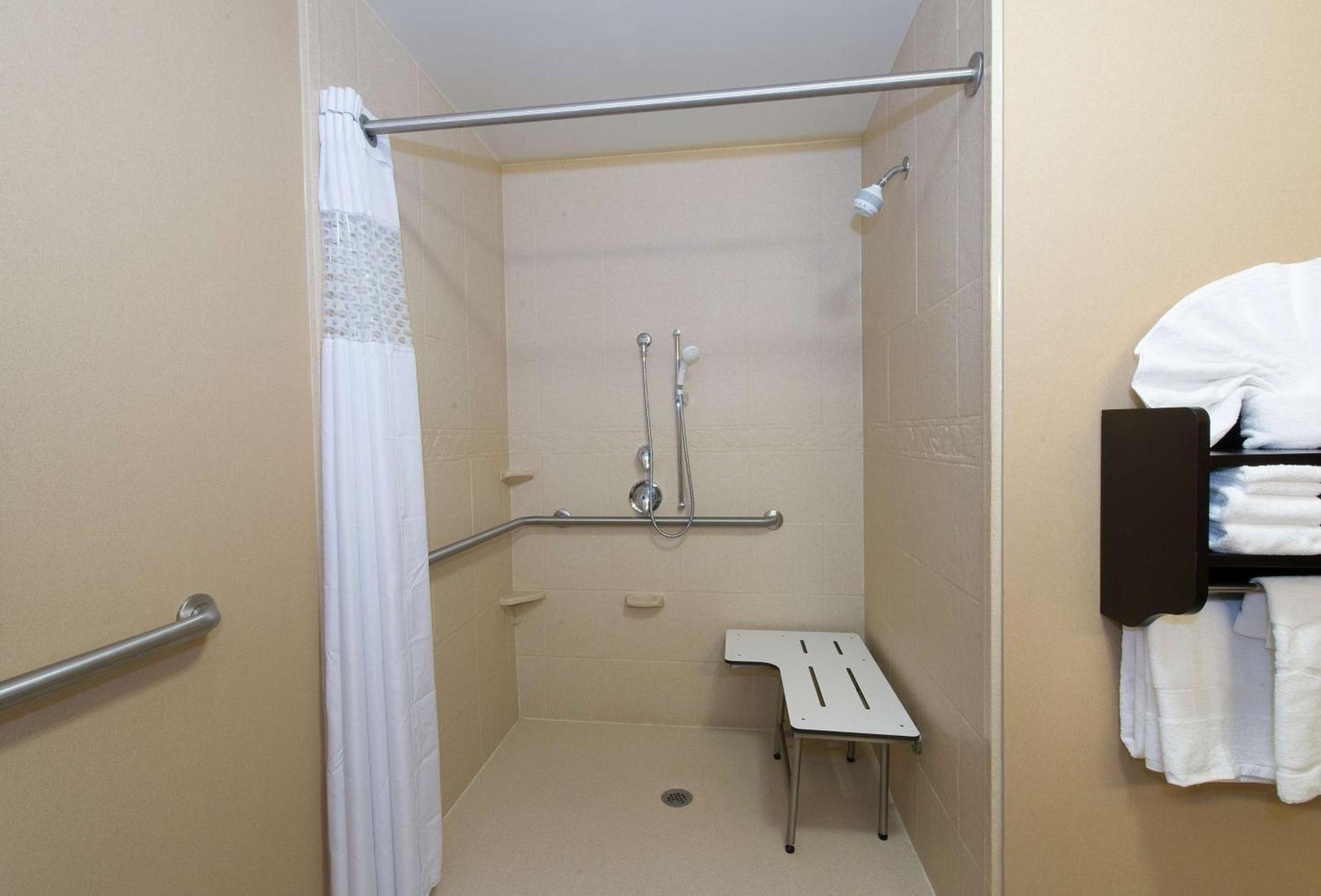 Hampton Inn & Suites Scottsboro photo 30