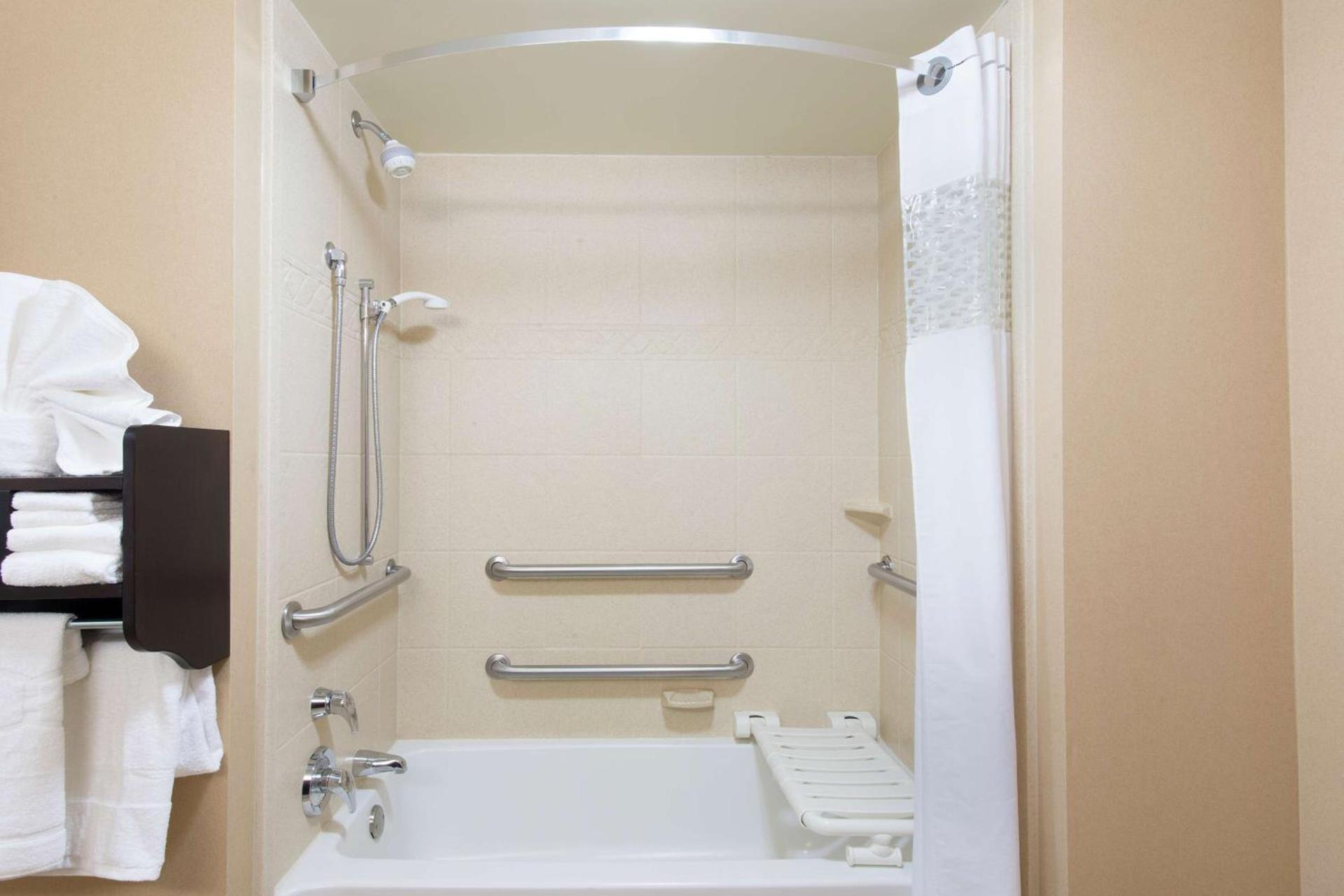 Hampton Inn & Suites Scottsboro photo 38