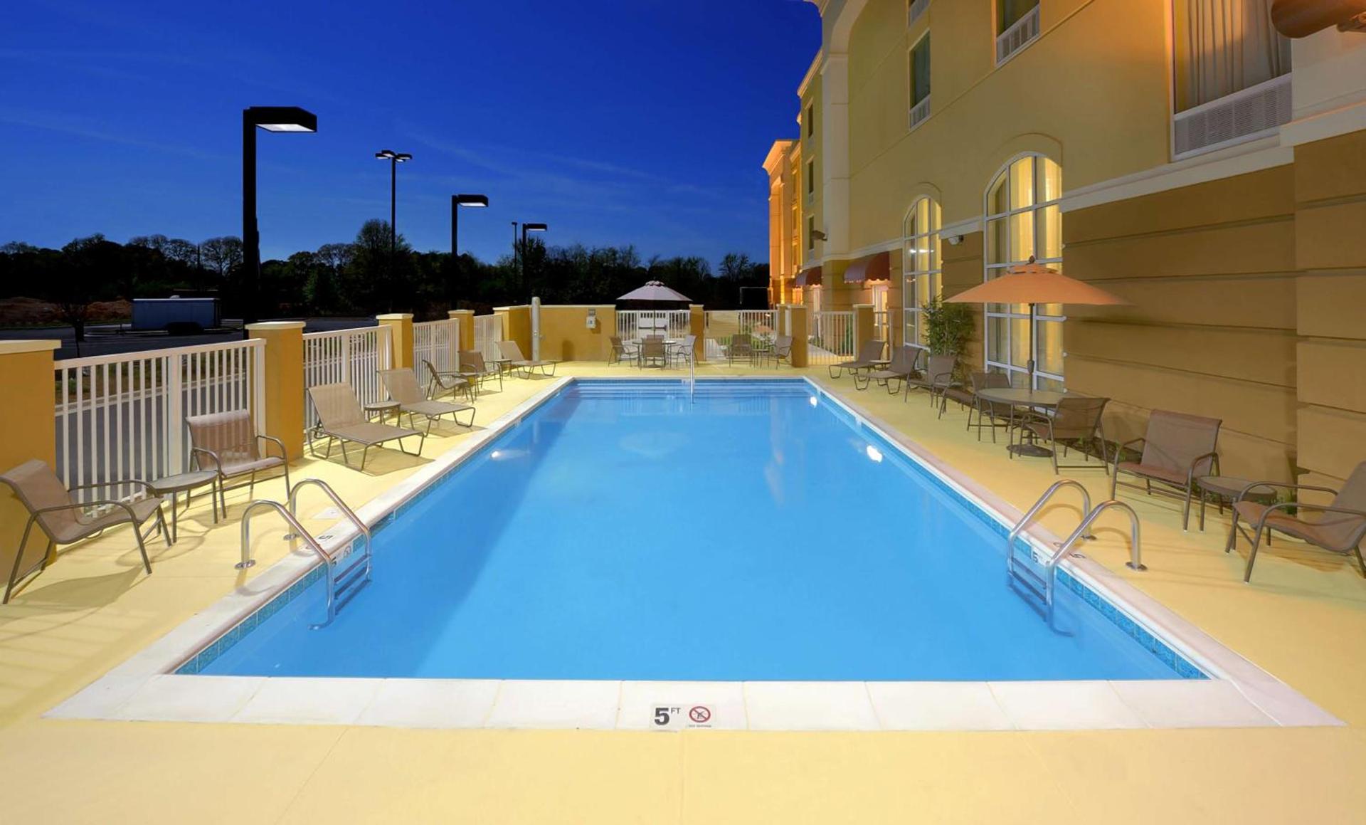 Hampton Inn & Suites Scottsboro photo 7