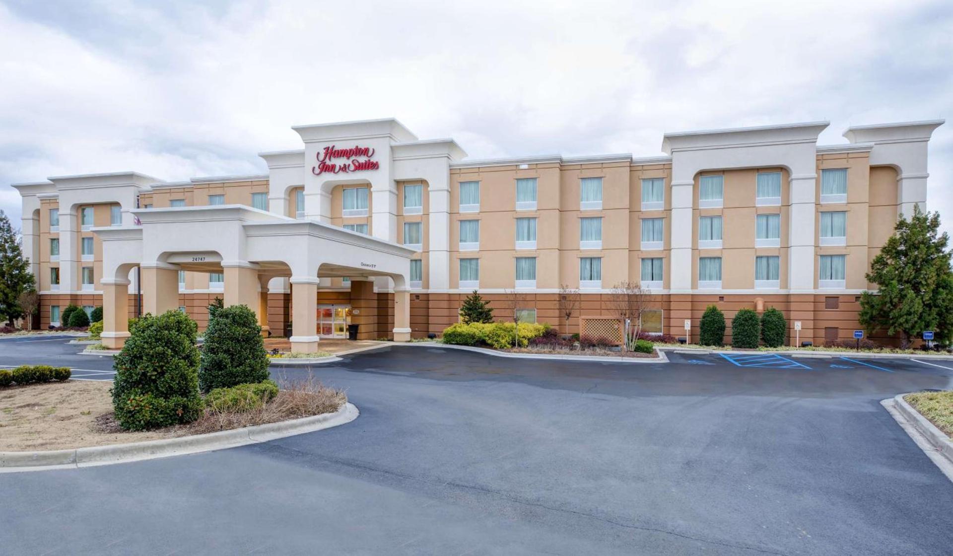 Hampton Inn & Suites Scottsboro photo 2