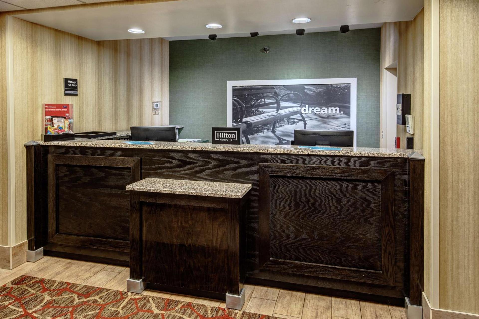 Hampton Inn Ashland photo 7