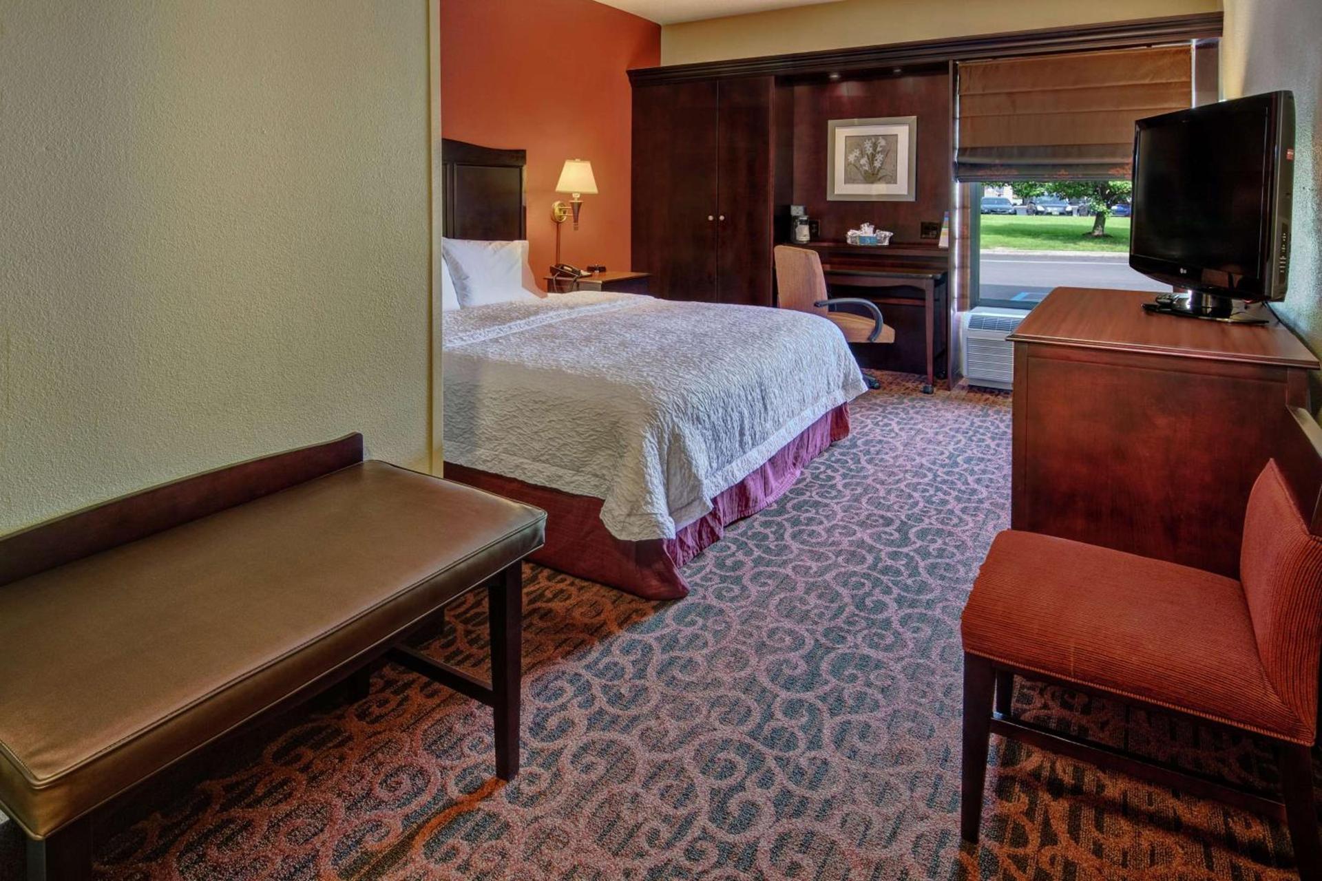 Hampton Inn Ashland photo 19