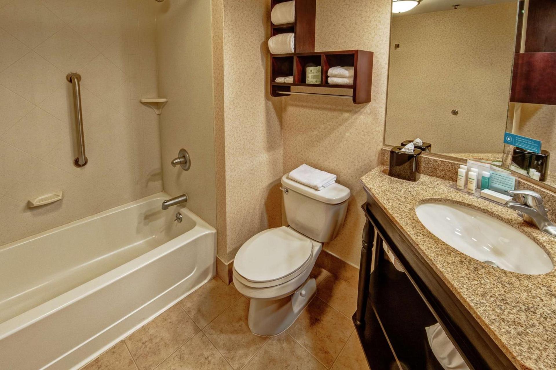 Hampton Inn Ashland photo 23
