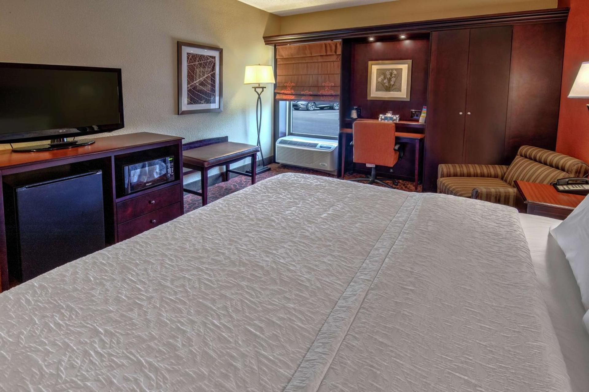 Hampton Inn Ashland photo 25