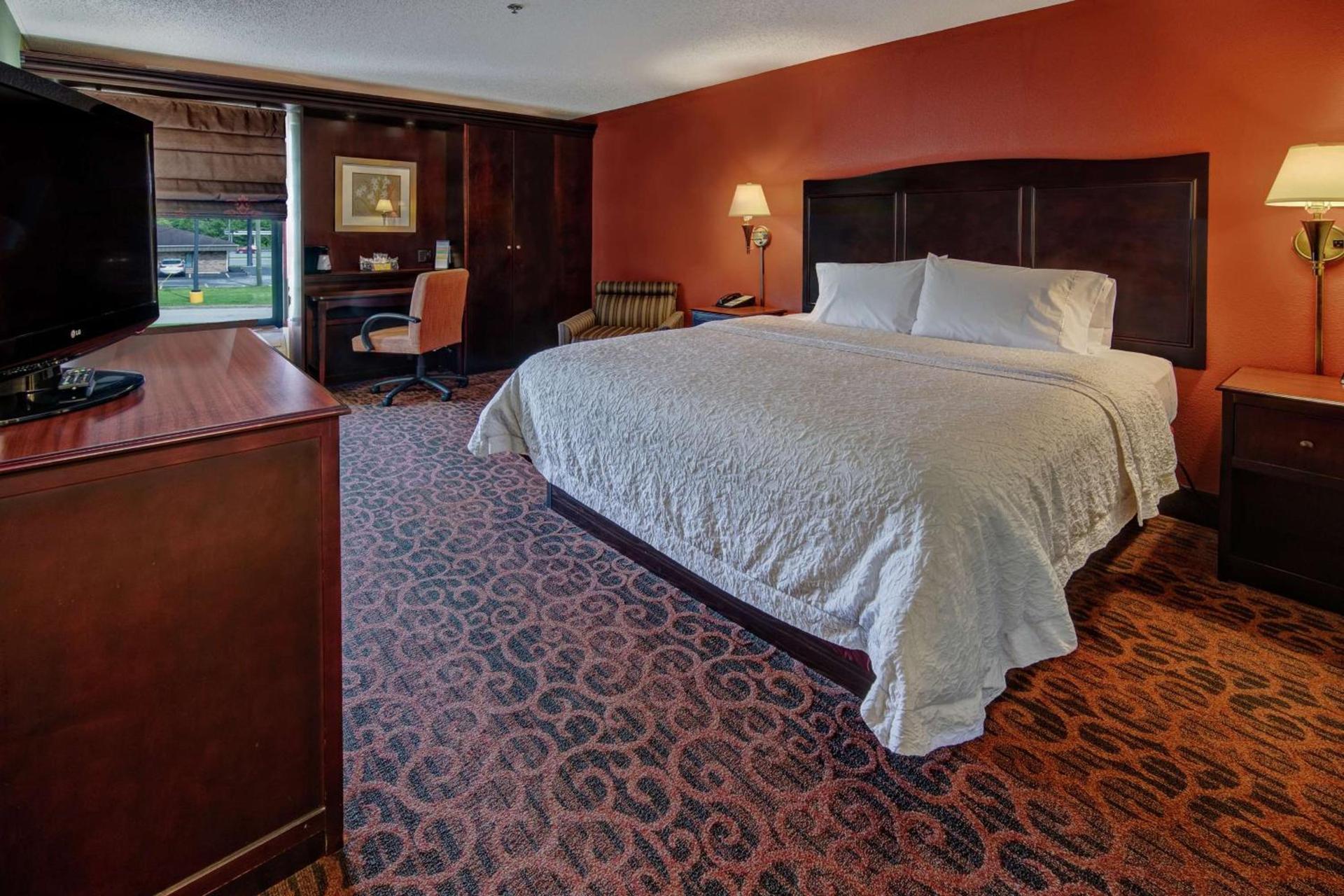 Hampton Inn Ashland photo 21