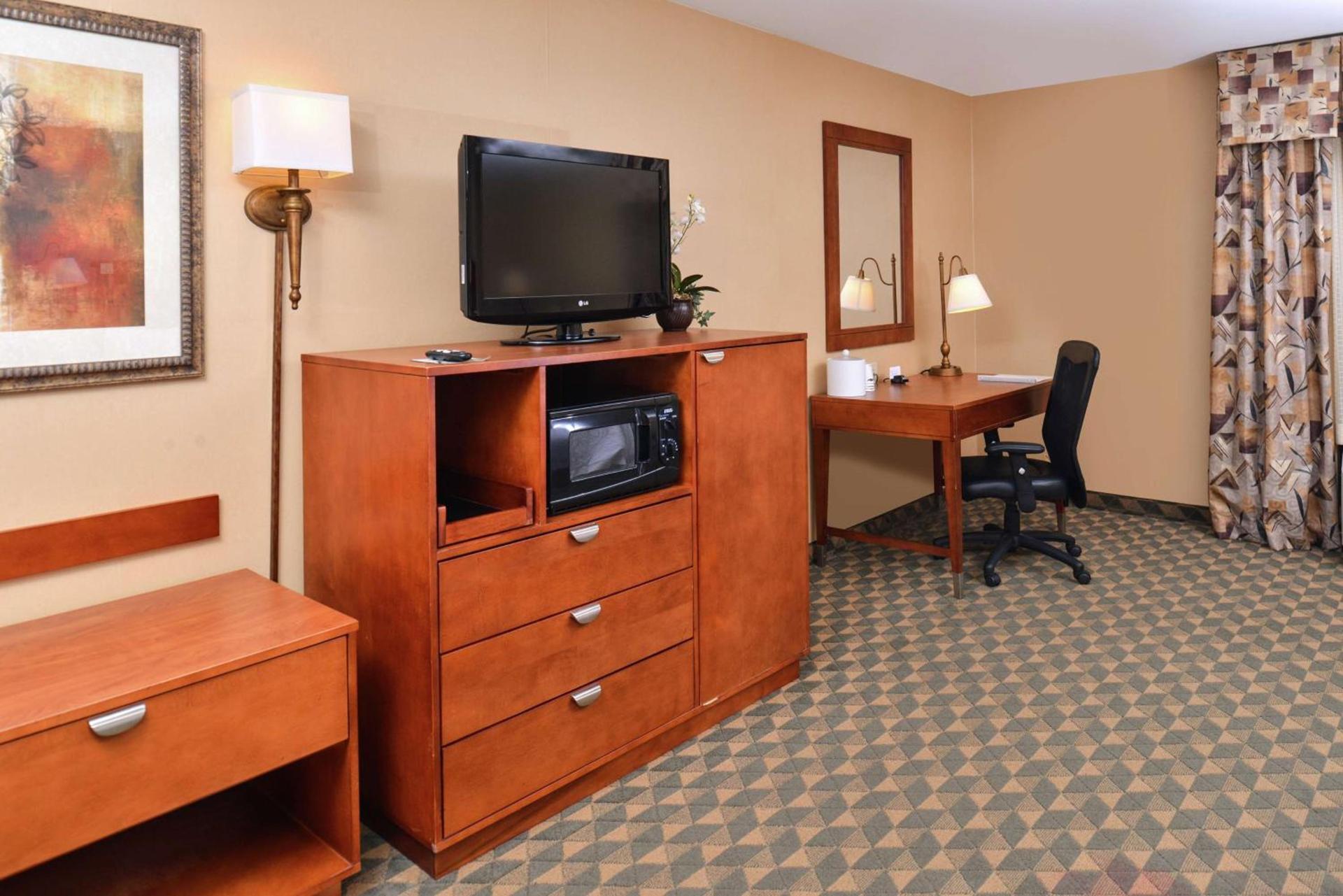 Hampton Inn Harrison photo 16