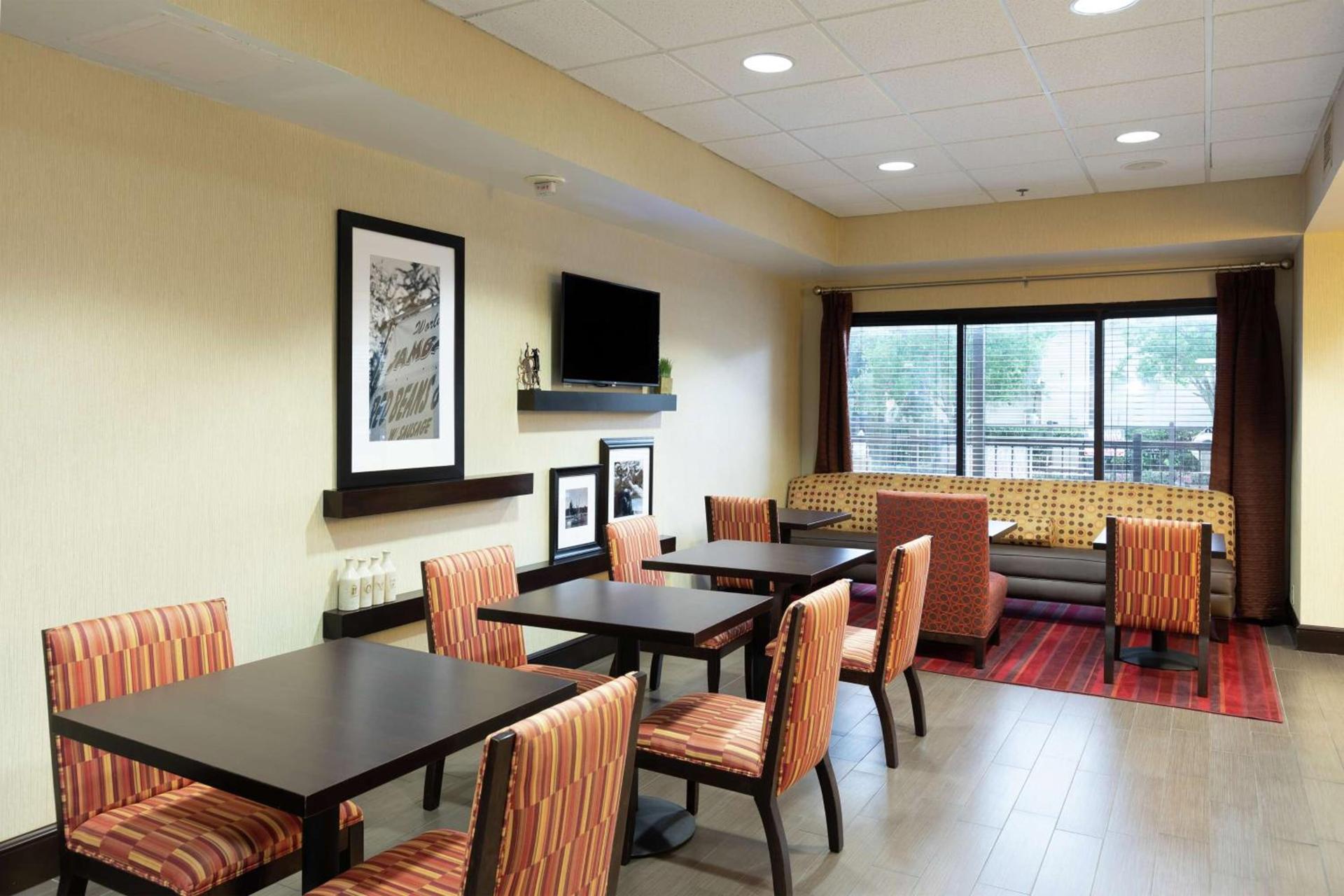 Hampton Inn Houma photo 12