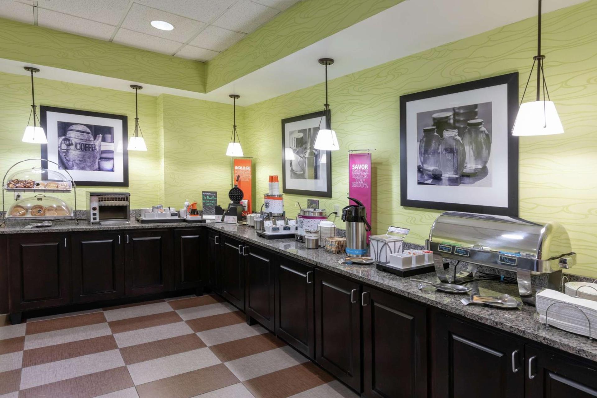 Hampton Inn Houma photo 16