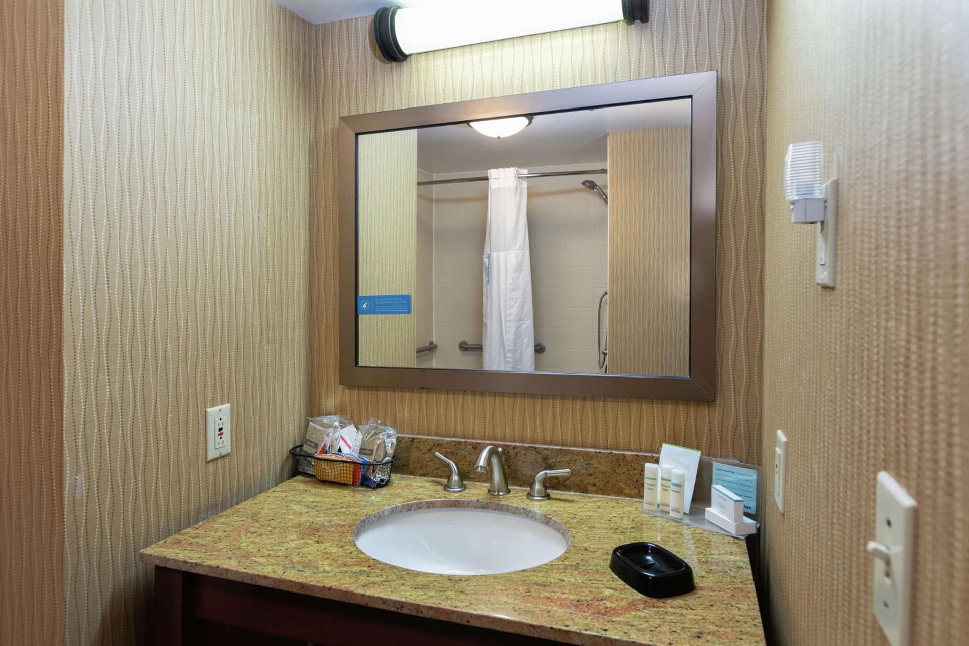Hampton Inn Houma photo 28