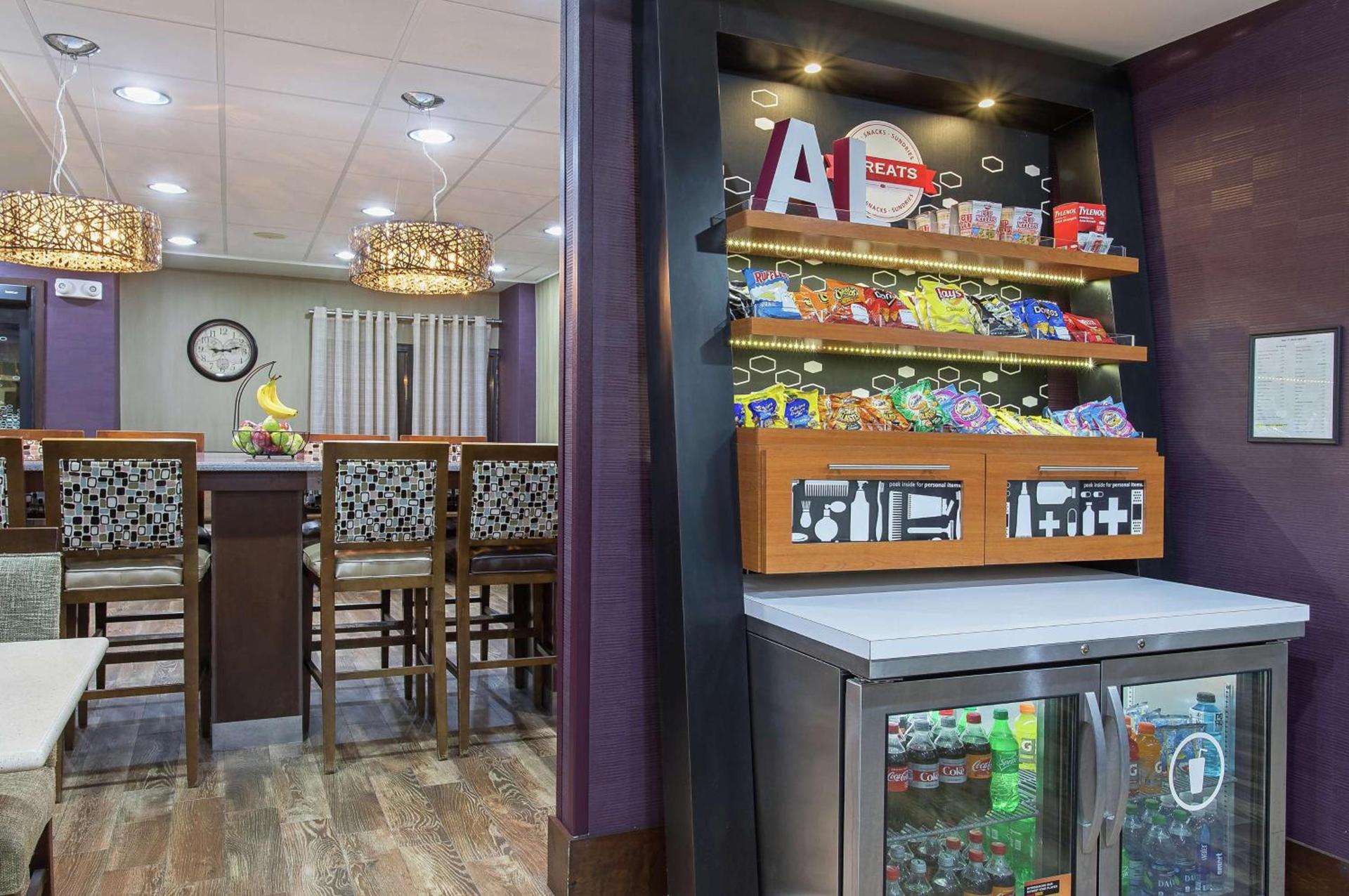Hampton Inn Cullman photo 12