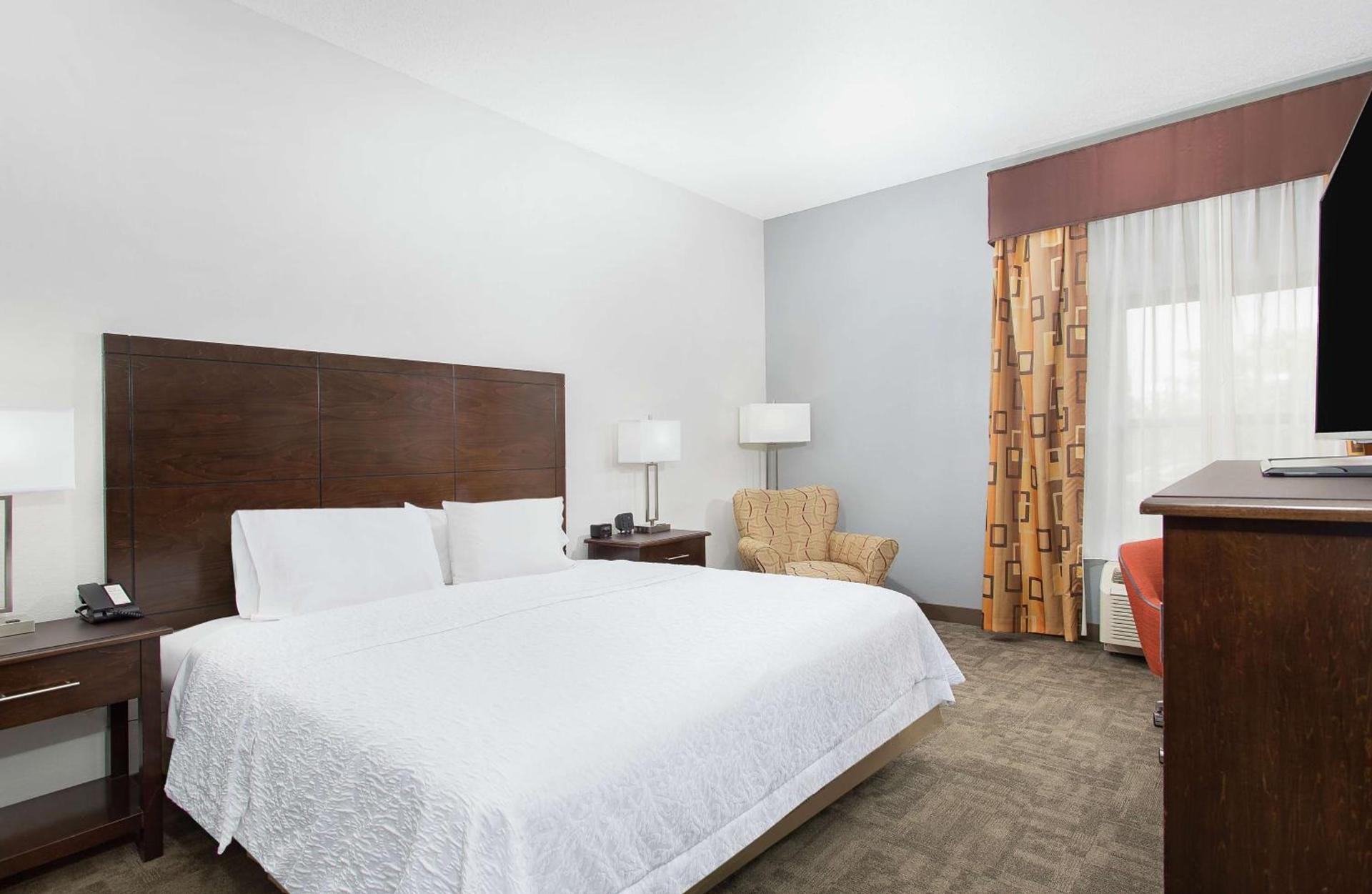 Hampton Inn Cullman photo 21