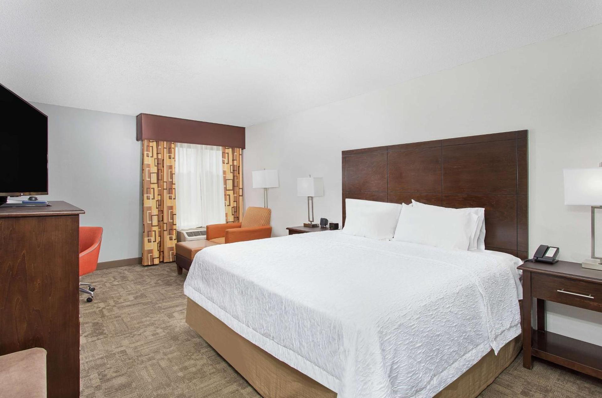 Hampton Inn Cullman photo 23