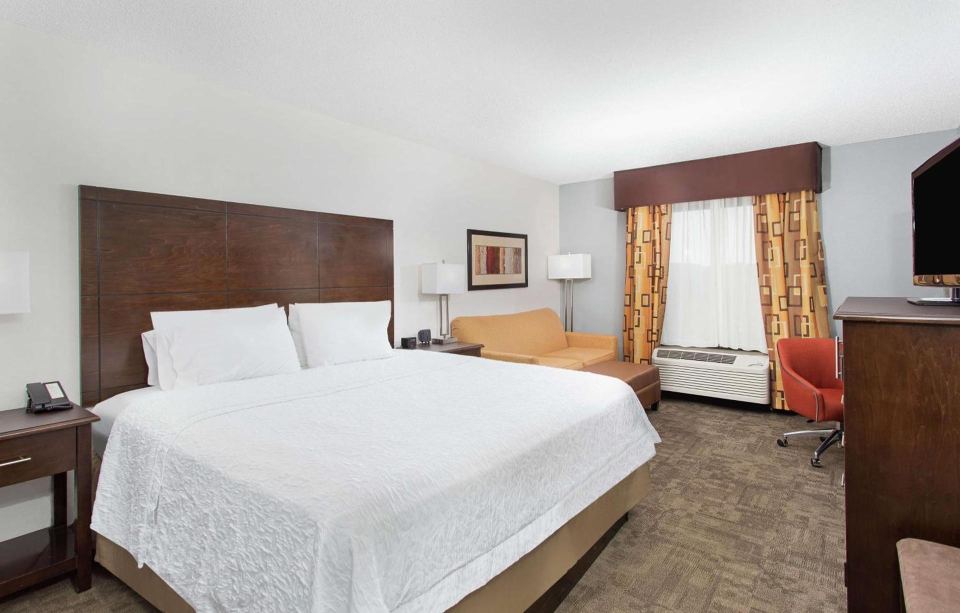 Hampton Inn Cullman photo 28