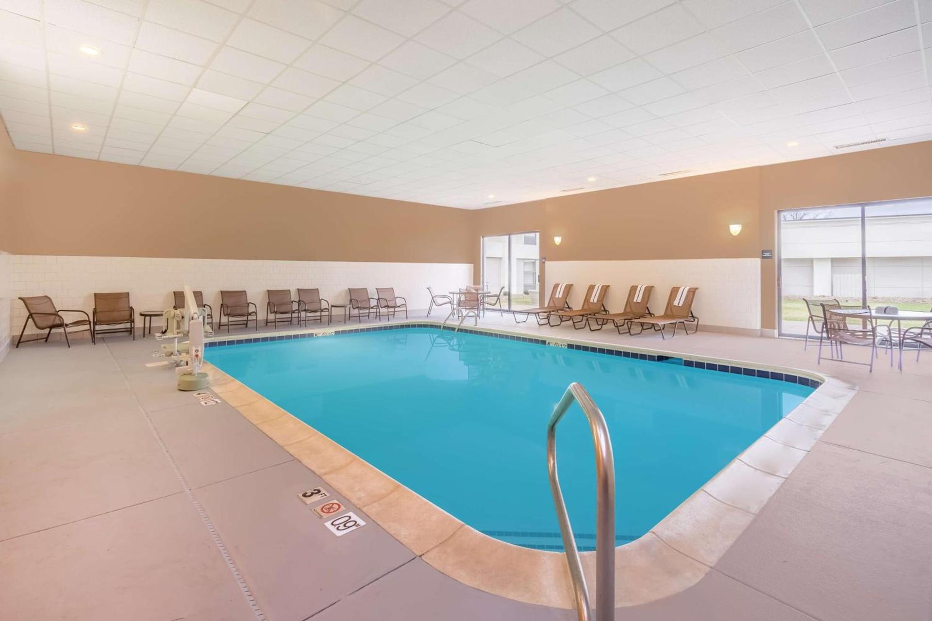 Hampton Inn Terre Haute photo 6