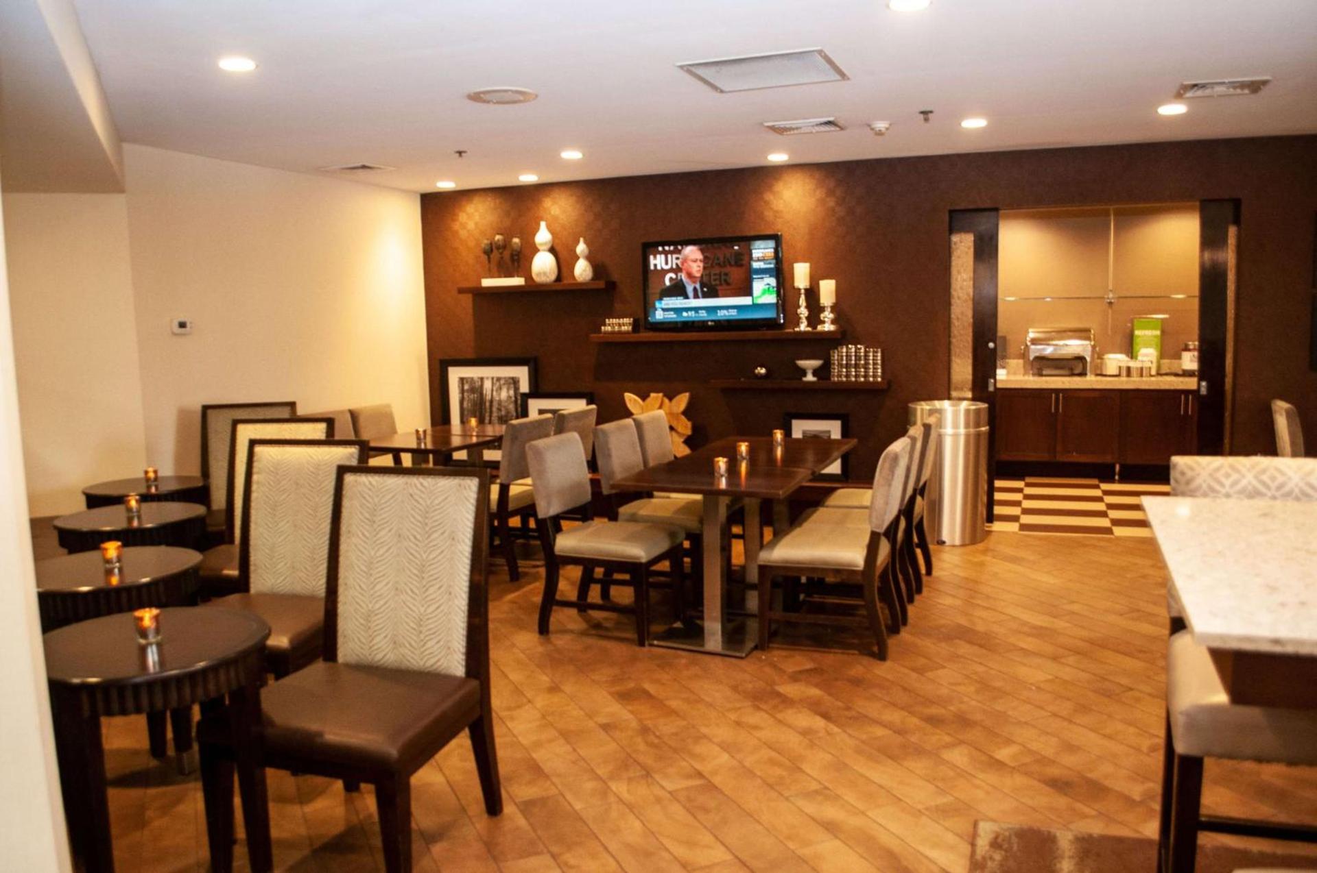 Hampton Inn Terre Haute photo 8