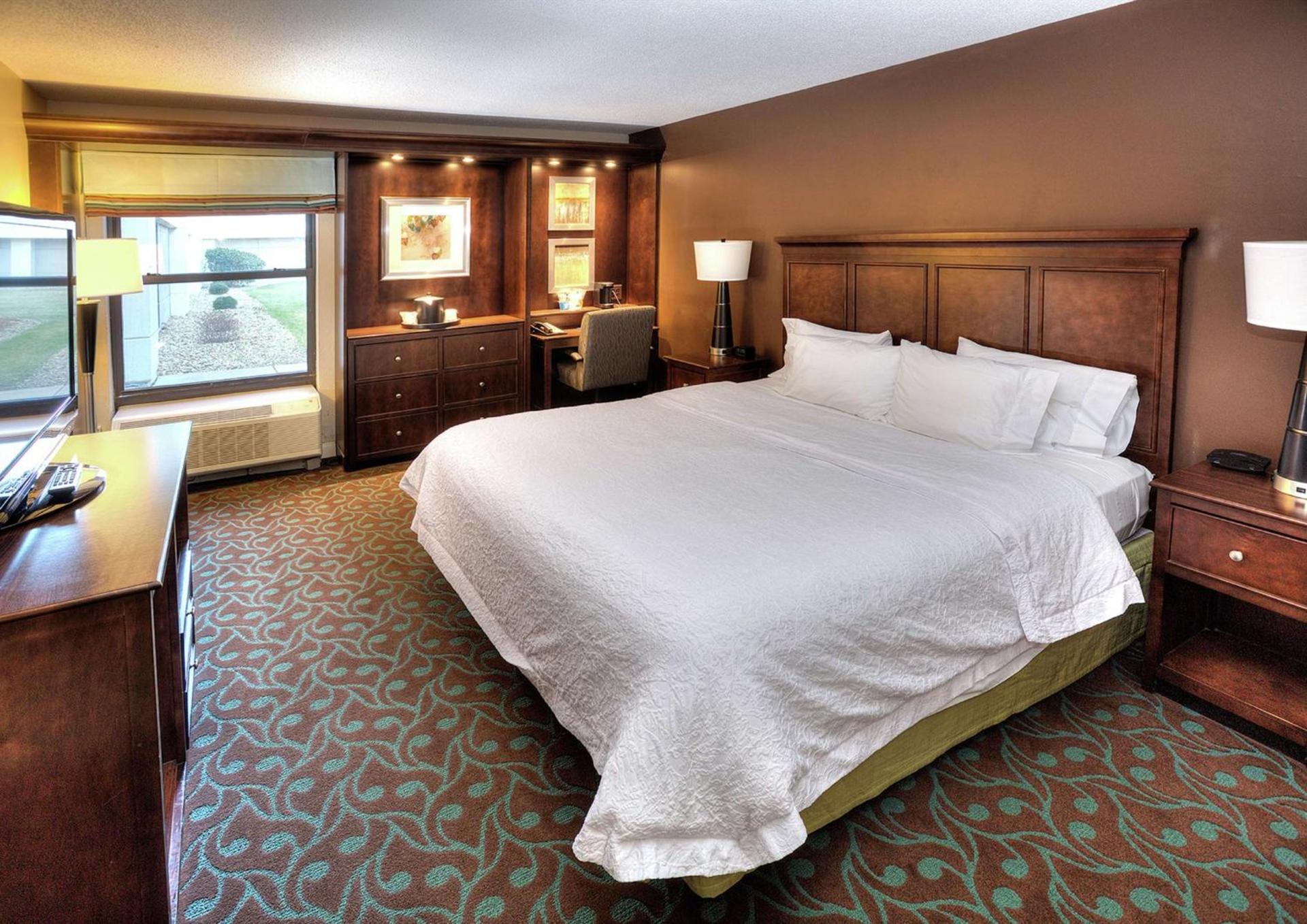 Hampton Inn Terre Haute photo 13