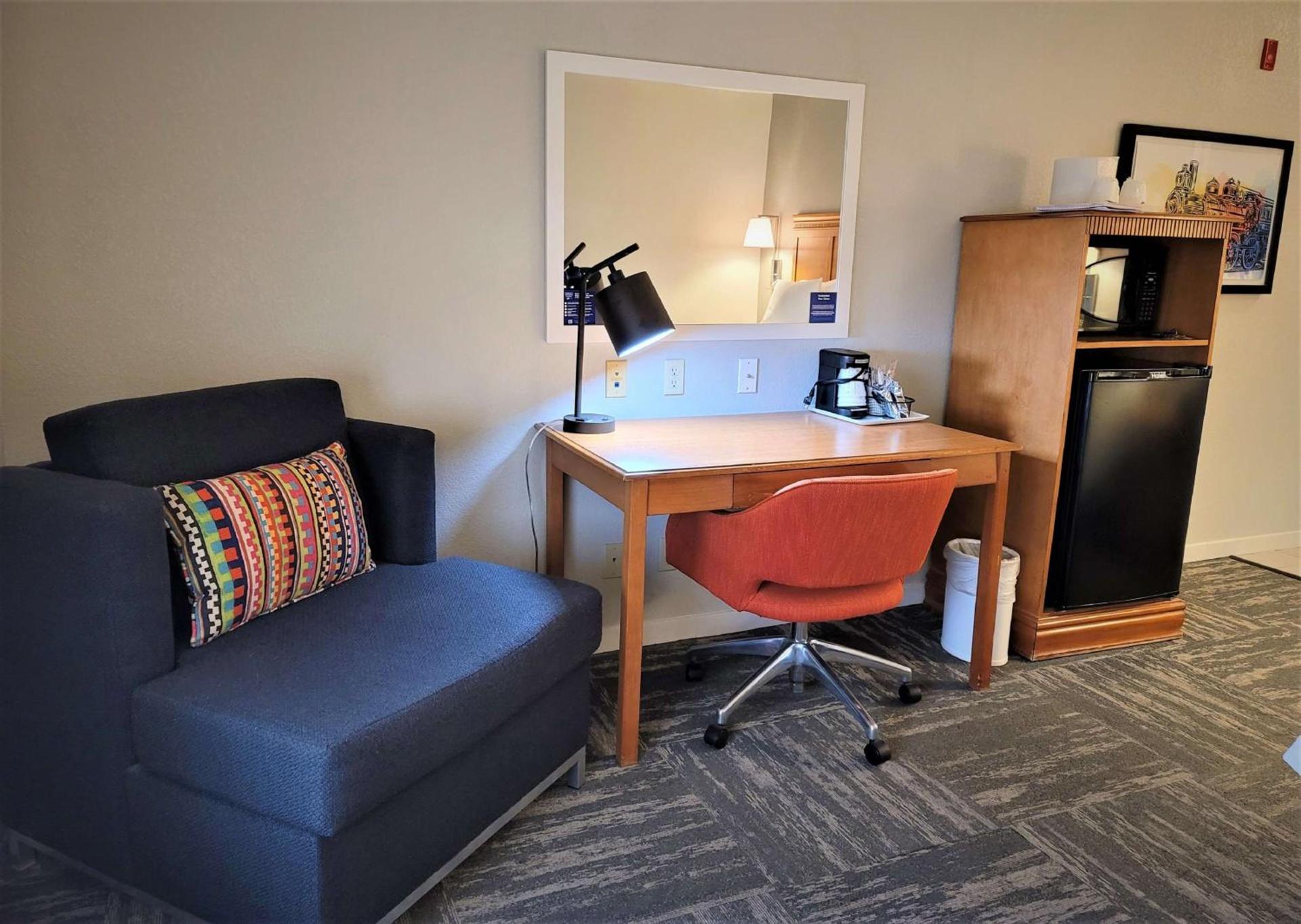 Hampton Inn Hays-North of I-70 photo 26