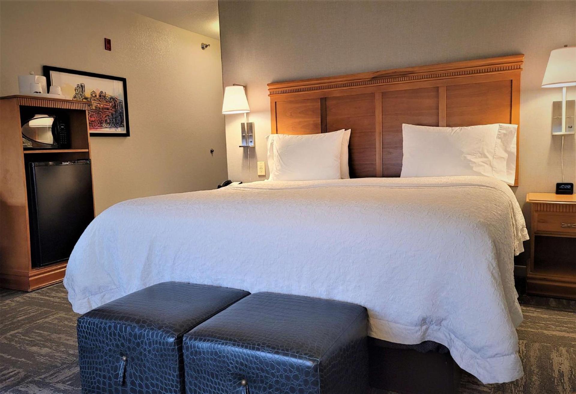 Hampton Inn Hays-North of I-70 photo 25