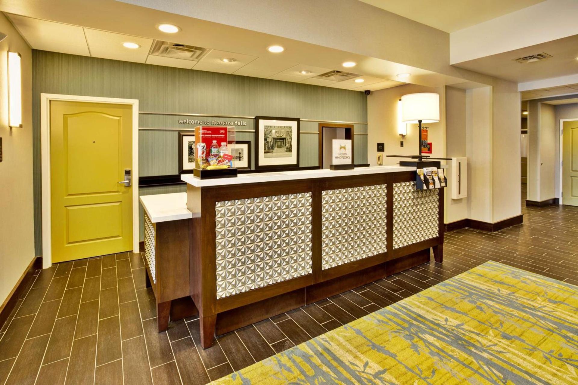 Hampton Inn Niagara Falls/ Blvd photo 4
