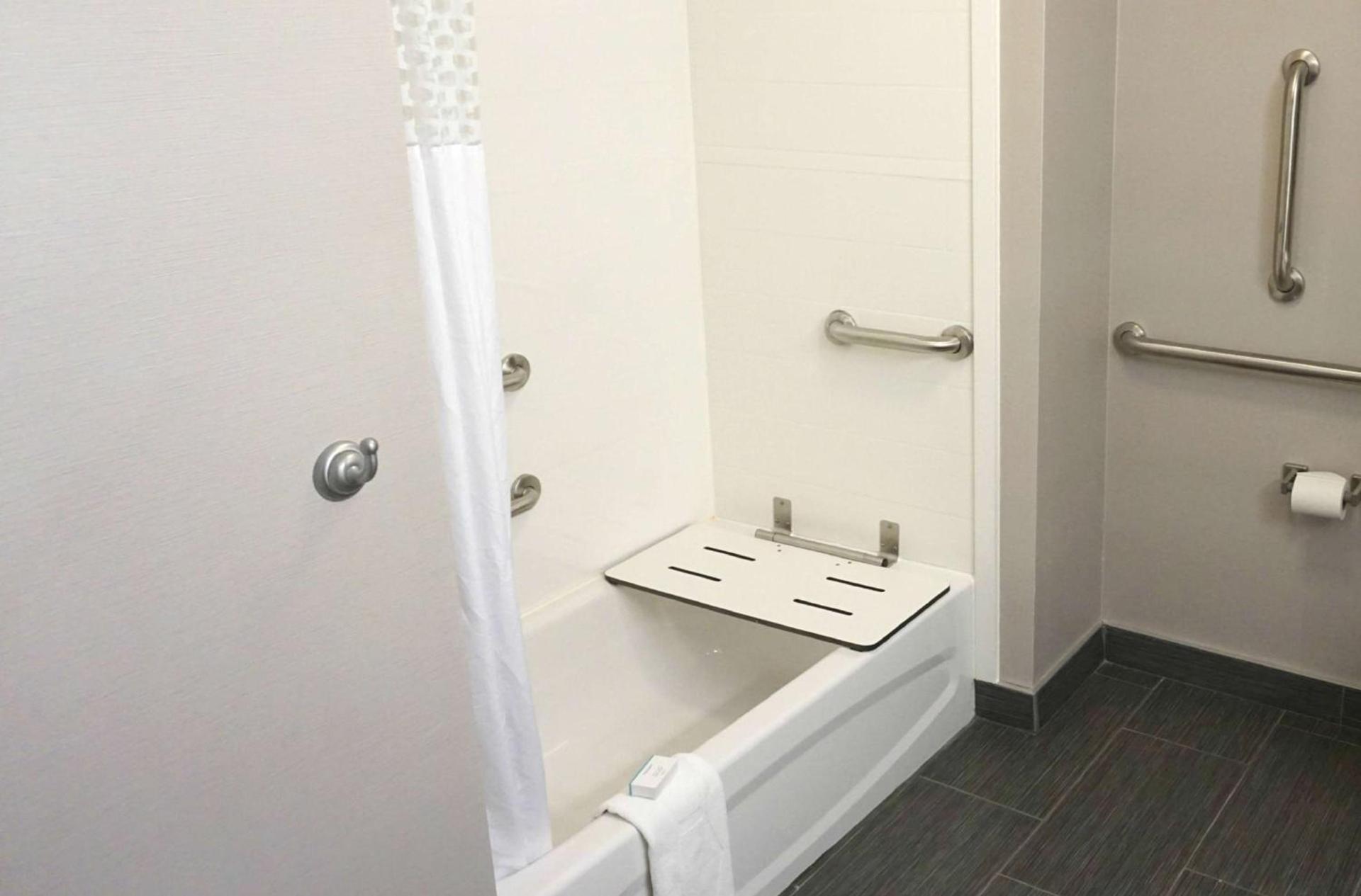 Hampton Inn Niagara Falls/ Blvd photo 18