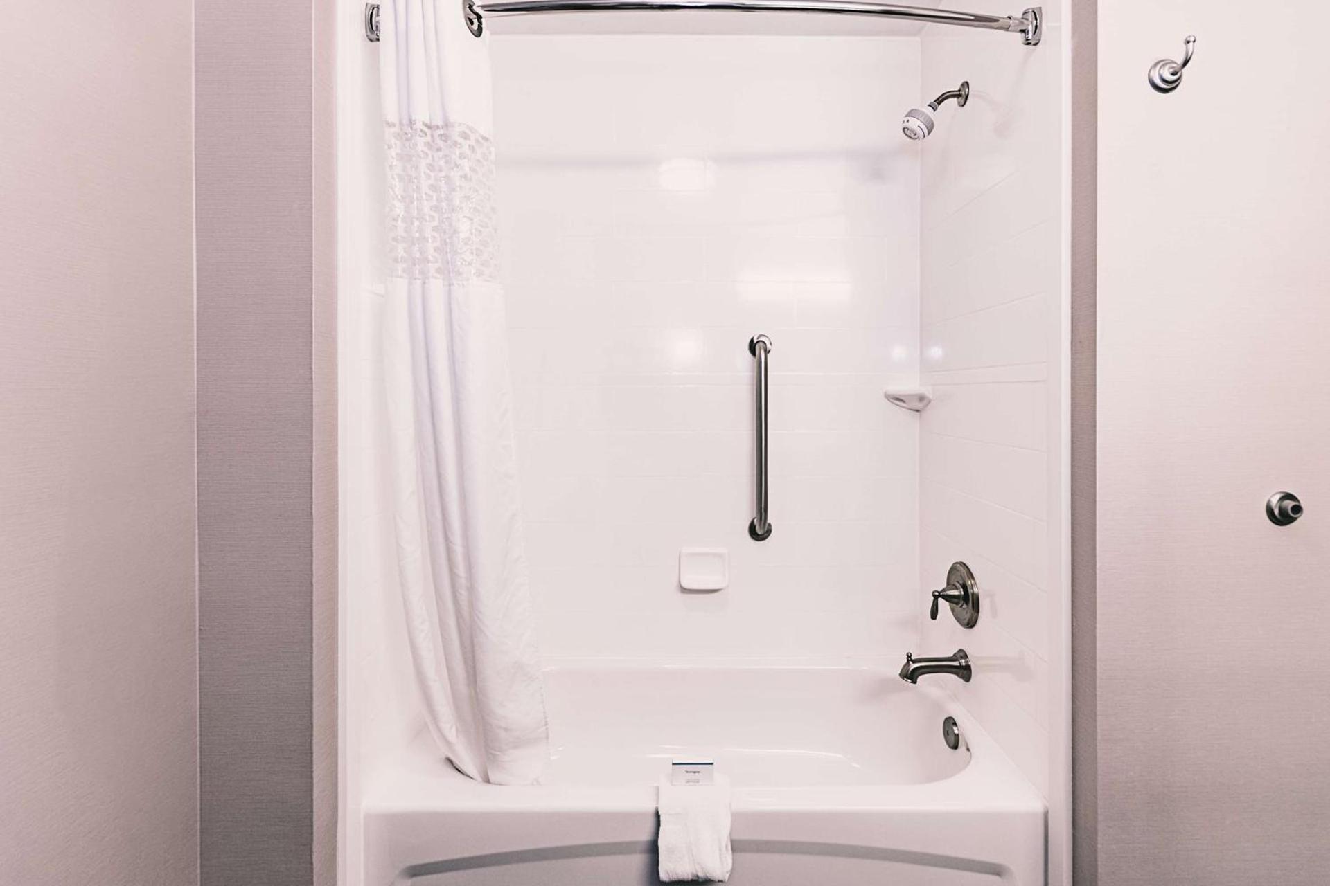 Hampton Inn Niagara Falls/ Blvd photo 32